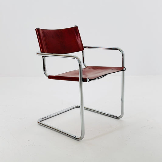 Rare and iconic MG5 Centro Studi armchair designed by Mart Stam & Marcel Breuer for Matteo Grassi, Italy, circa 1980s.