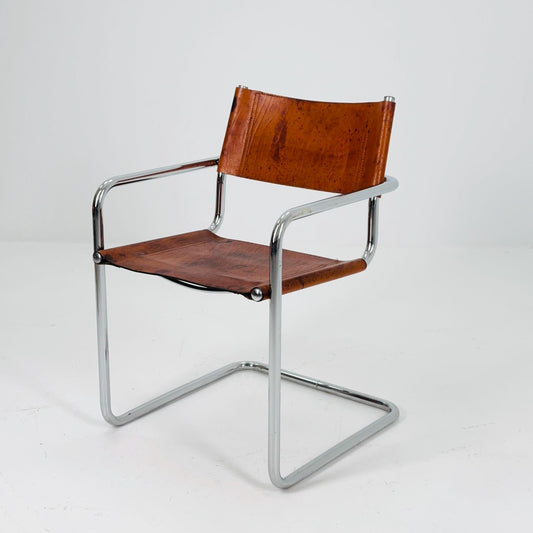 Rare and iconic MG5 Centro Studi armchair designed by Mart Stam & Marcel Breuer for Matteo Grassi, Italy, circa 1980s.