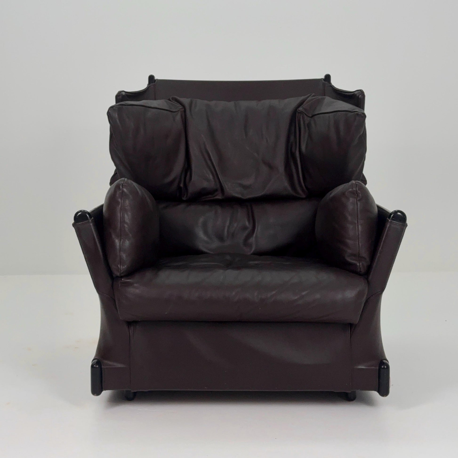 Mid century Cassina ‘Viola d’Amore’ Armchairs by Piero De Martini, Postmodern Club Brown Chair, Italy 1970s