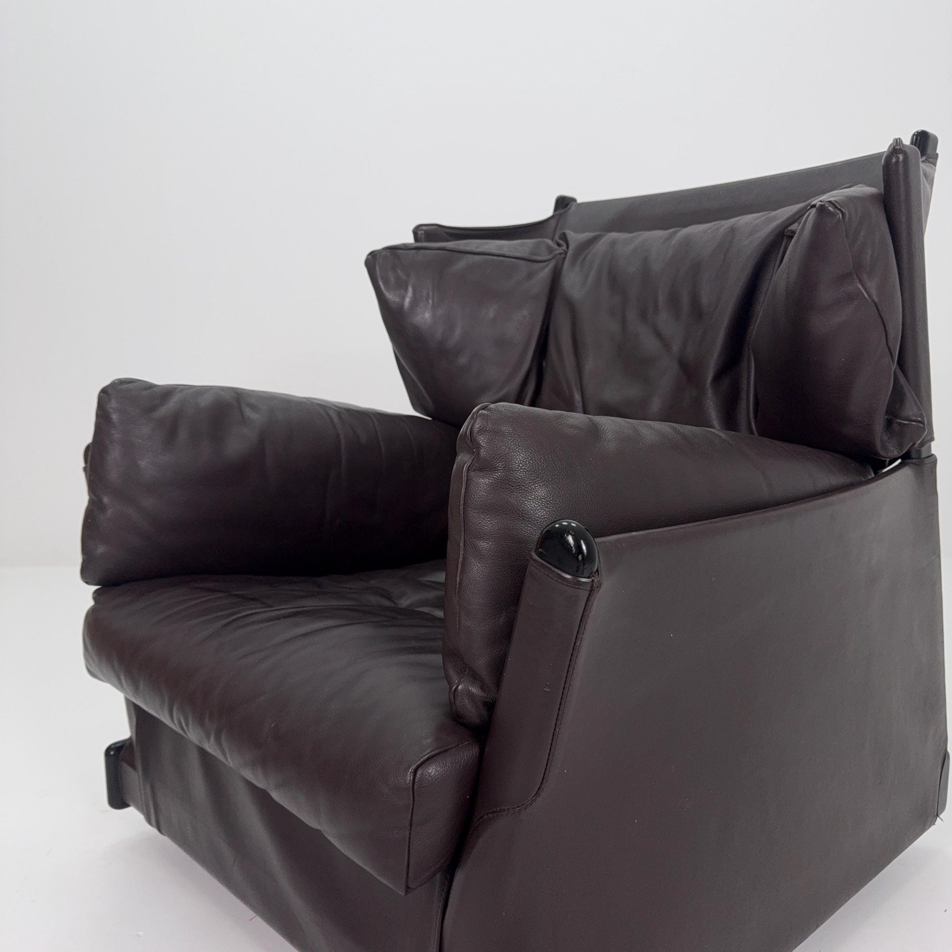 Mid century Cassina ‘Viola d’Amore’ Armchairs by Piero De Martini, Postmodern Club Brown Chair, Italy 1970s