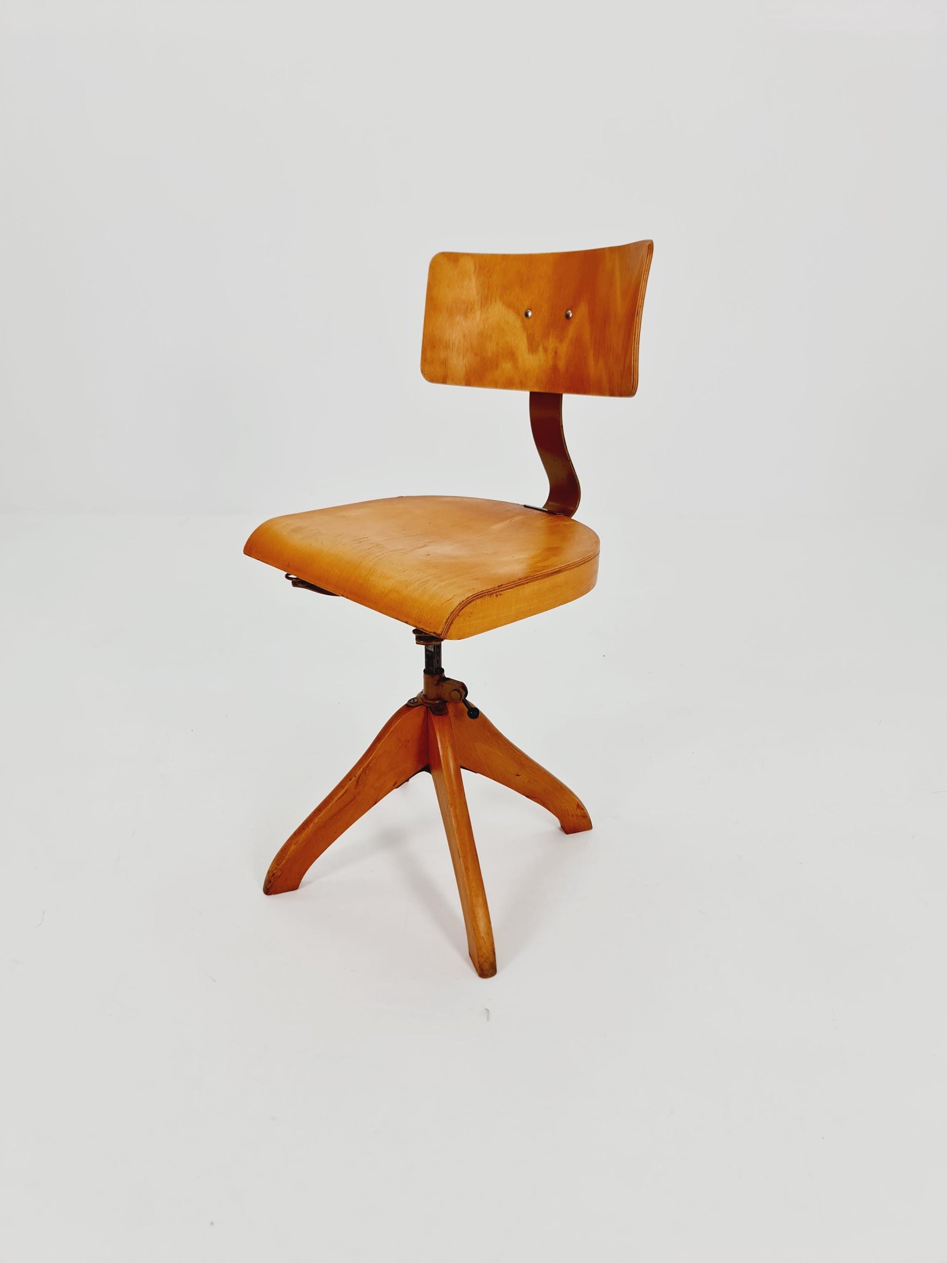 Bauhaus swivel office chair in solid wood By Polster Gleich ,1930s