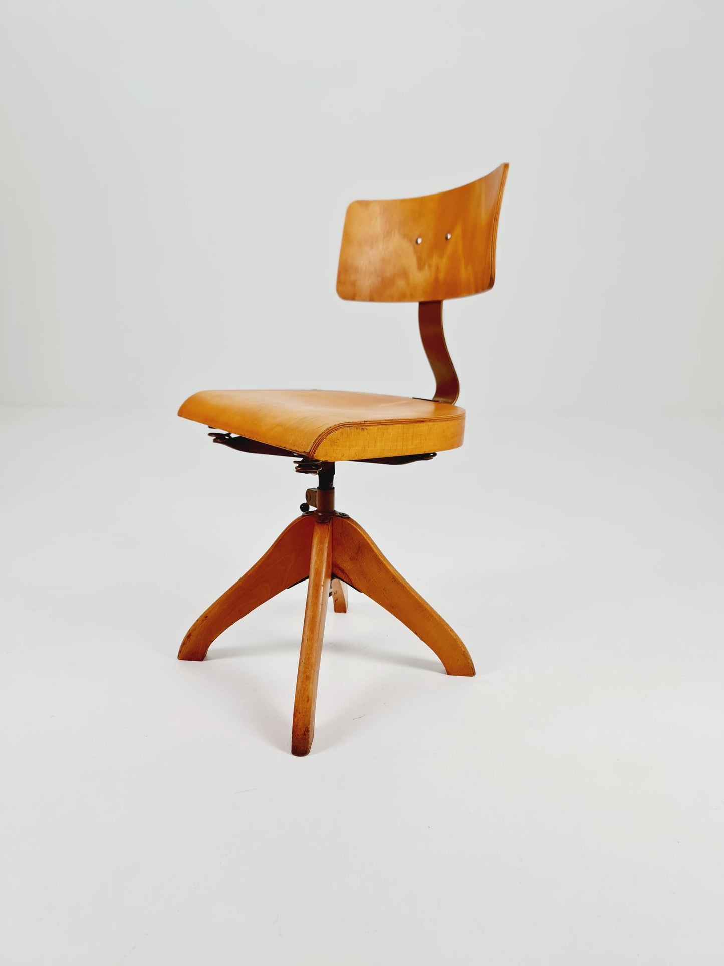 Bauhaus swivel office chair in solid wood By Polster Gleich ,1930s