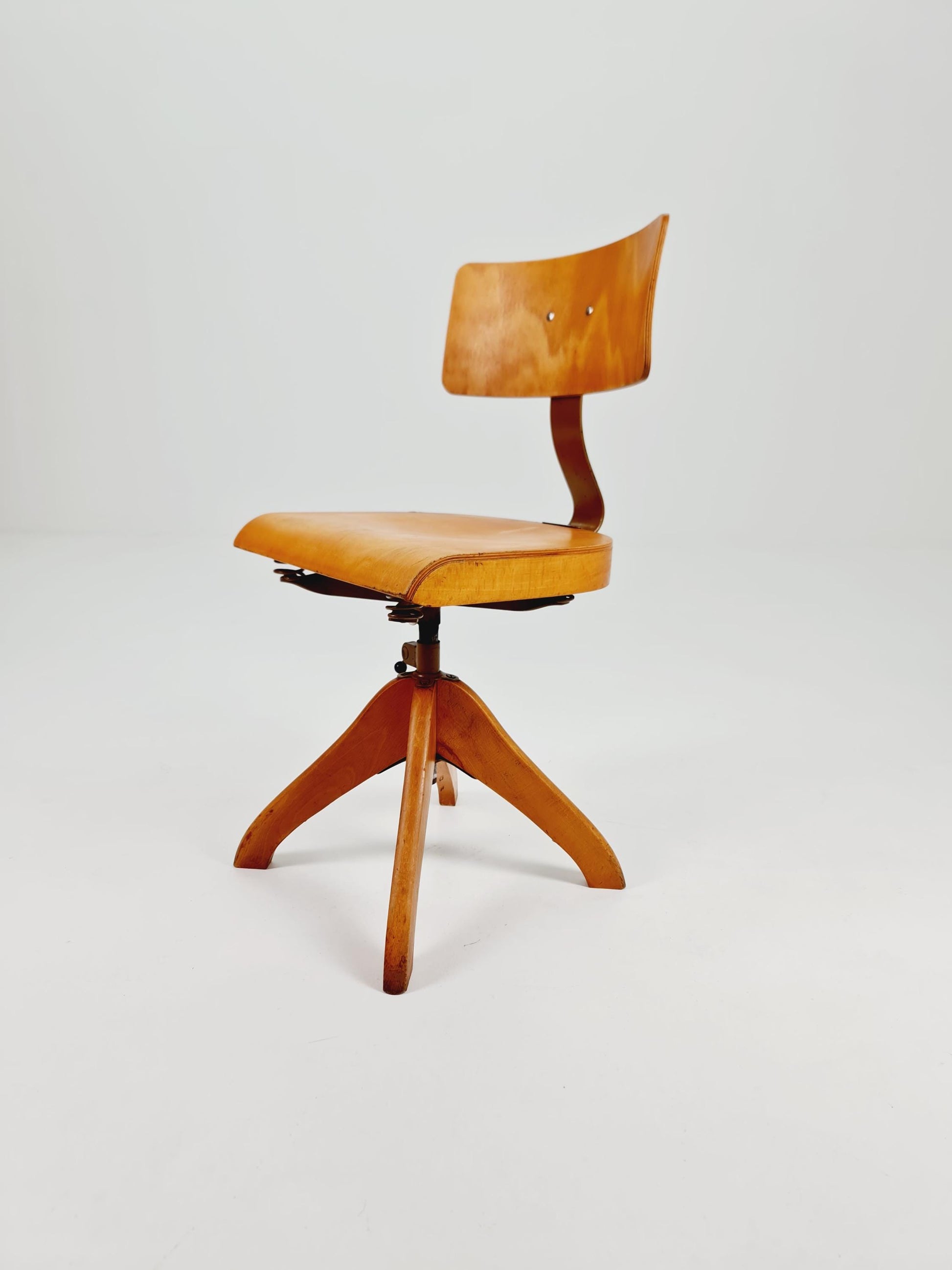 Bauhaus swivel office chair in solid wood By Polster Gleich ,1930s