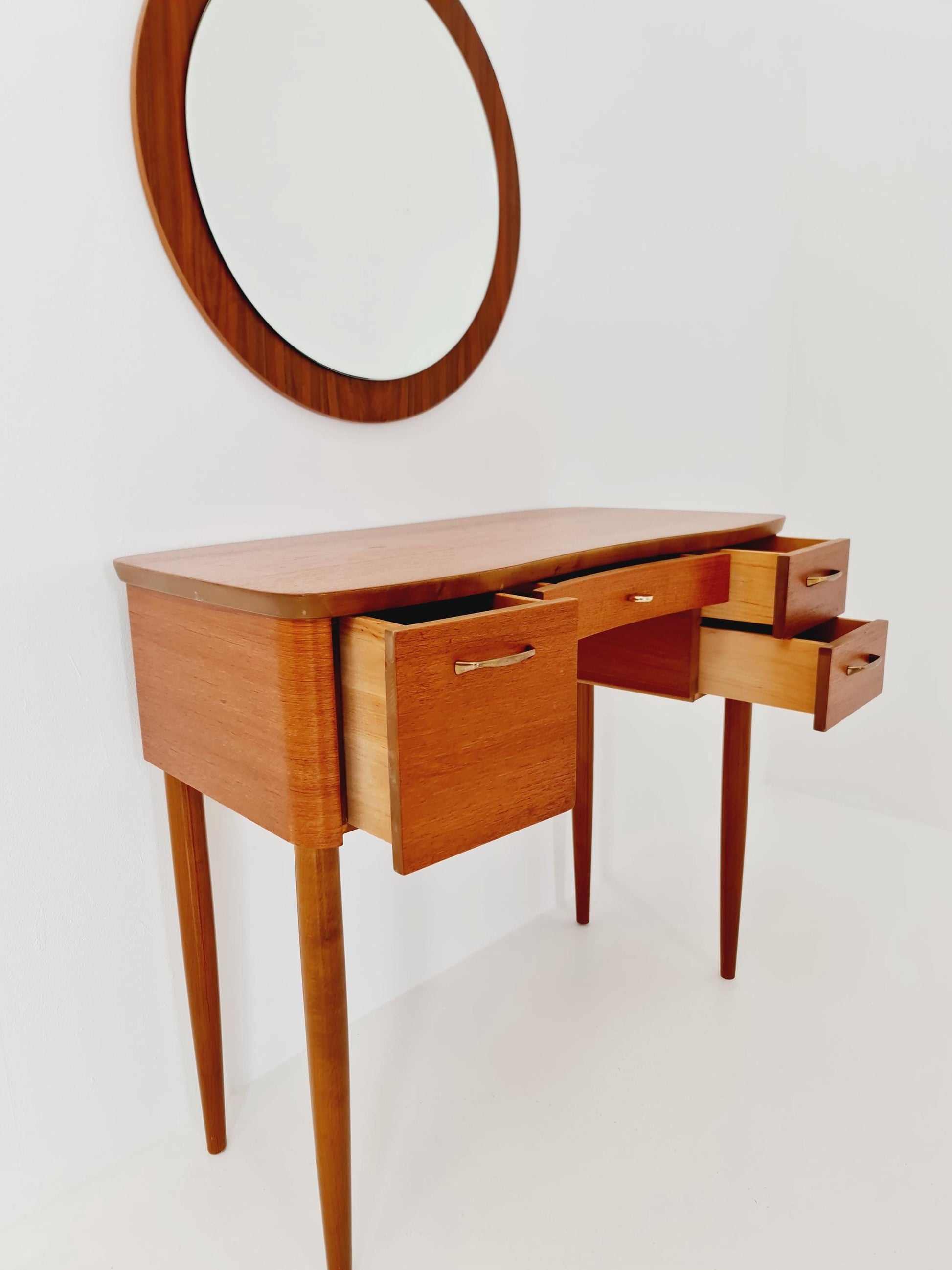 Mid Century Modern Danish Teak vanity table make up table with round wall mirror by Fröseke for AB nybrofabriken, 1960s