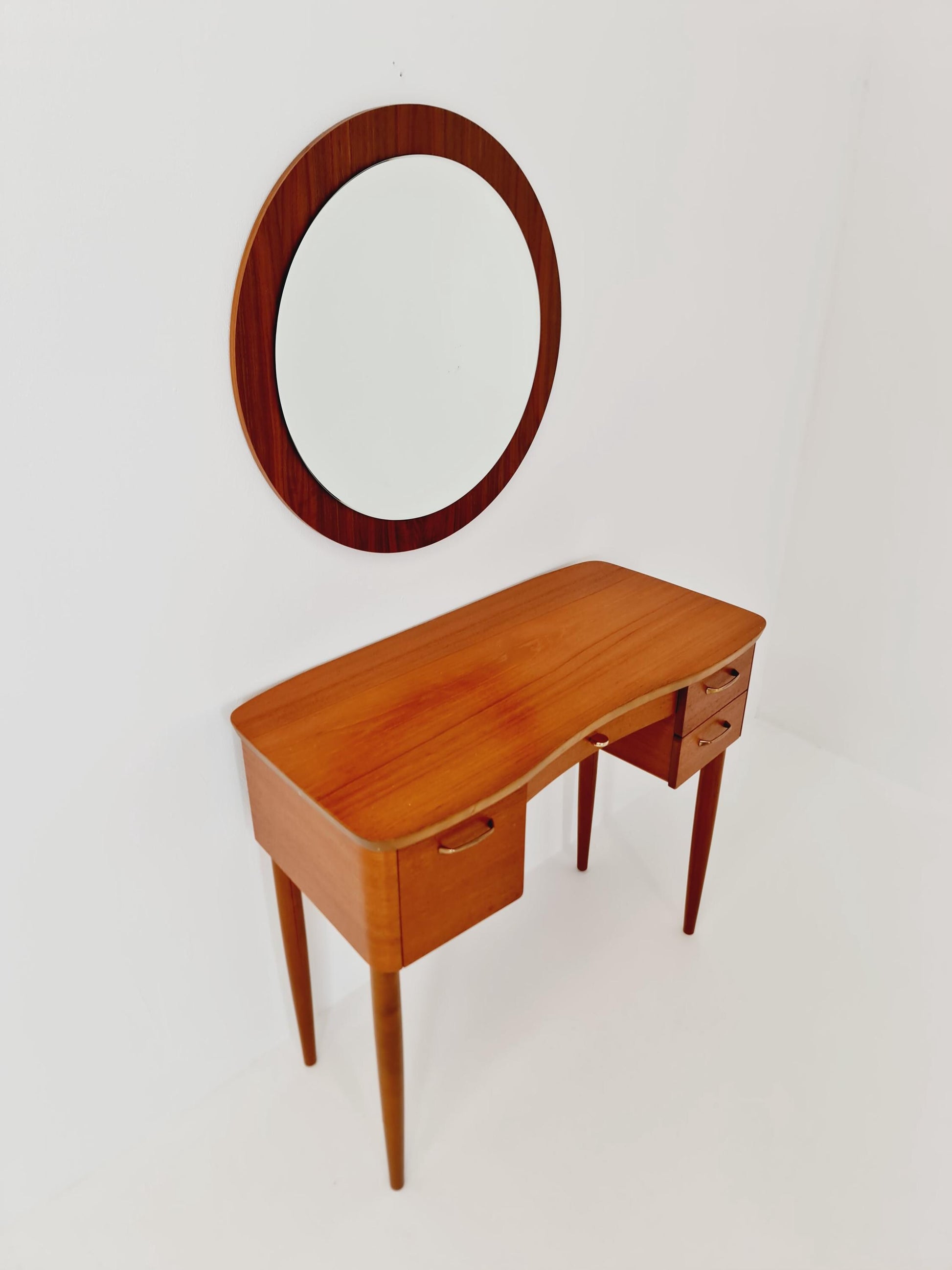 Mid Century Modern Danish Teak vanity table make up table with round wall mirror by Fröseke for AB nybrofabriken, 1960s