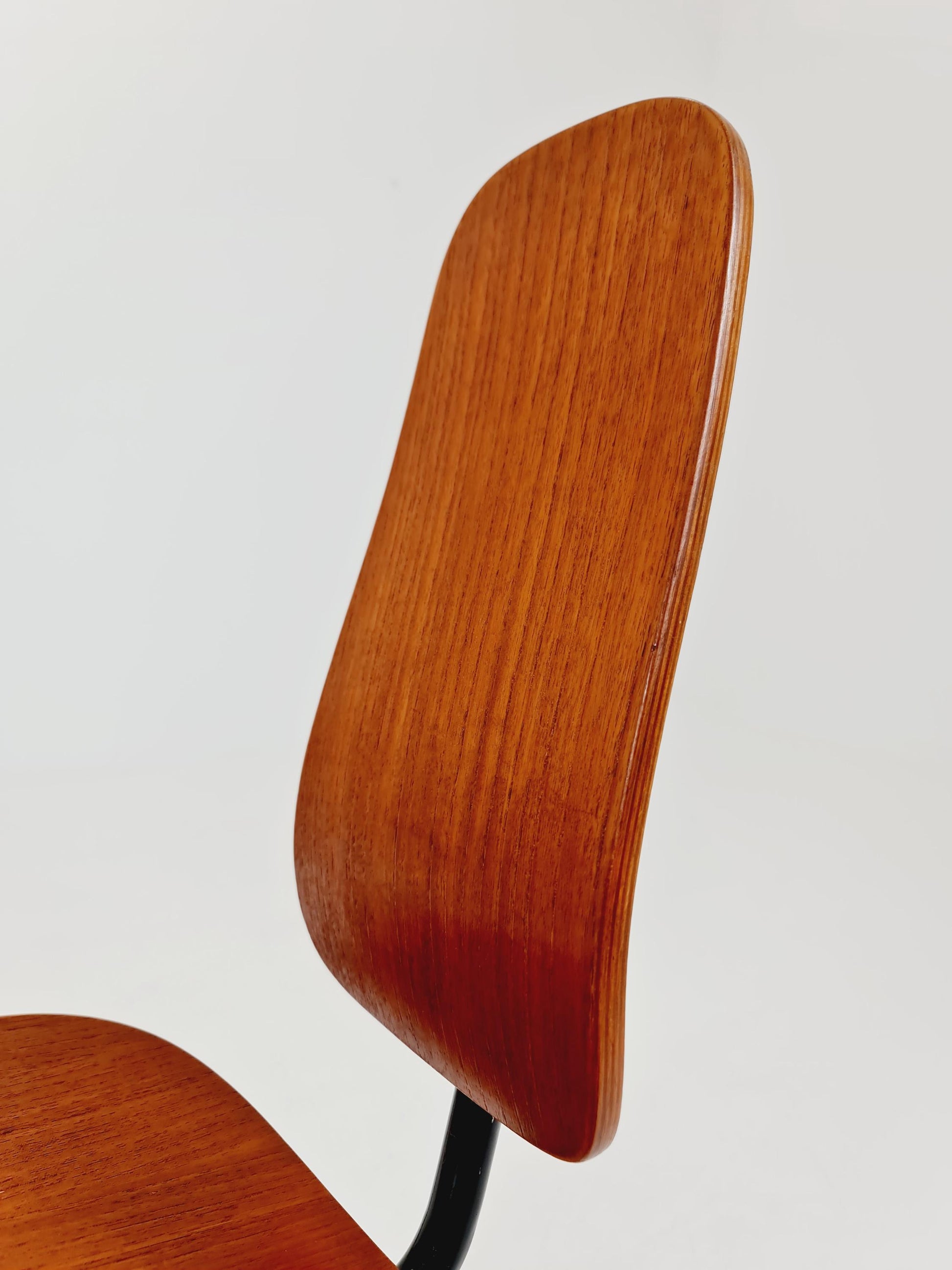 Vintage Mid Century German tripod Chair Teak by Mauser 1960s