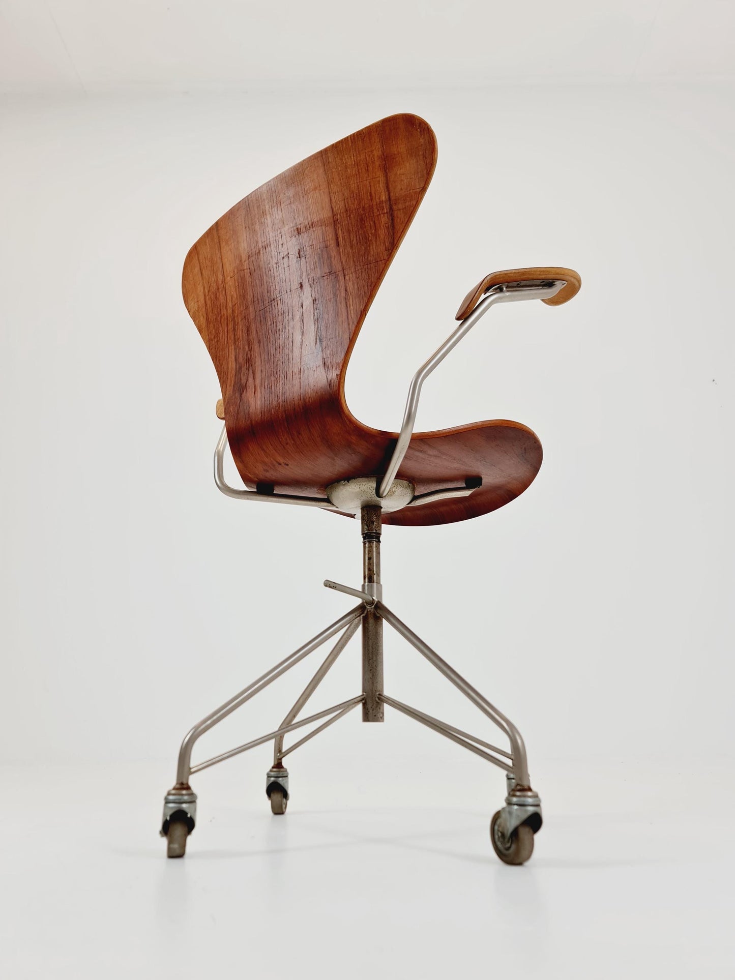 Vintage TeaK Swivel Chairs by Arne Jacobsen for Fritz Hansen, Model 3217, 1960s,
