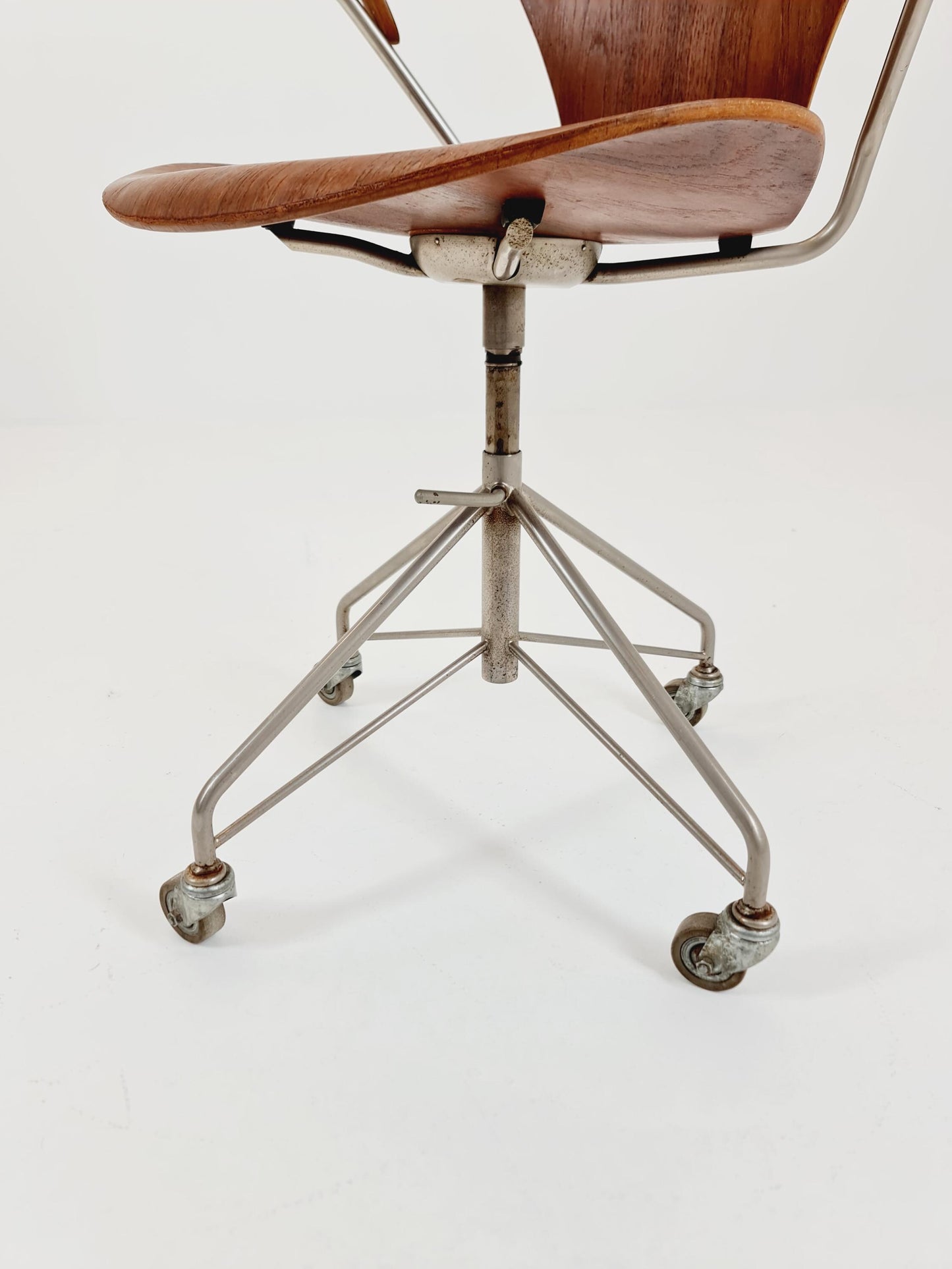 Vintage TeaK Swivel Chairs by Arne Jacobsen for Fritz Hansen, Model 3217, 1960s,