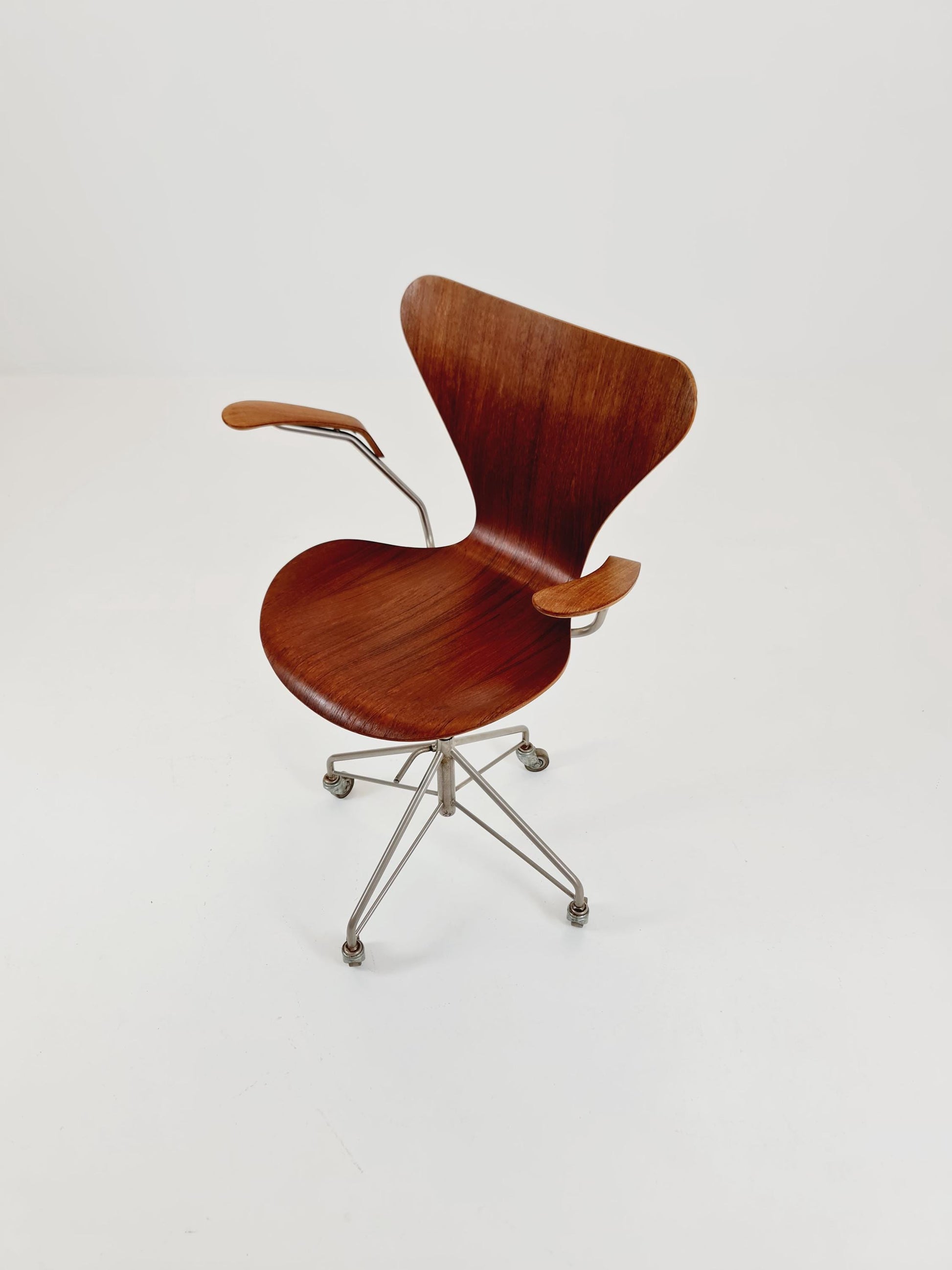 Vintage TeaK Swivel Chairs by Arne Jacobsen for Fritz Hansen, Model 3217, 1960s,