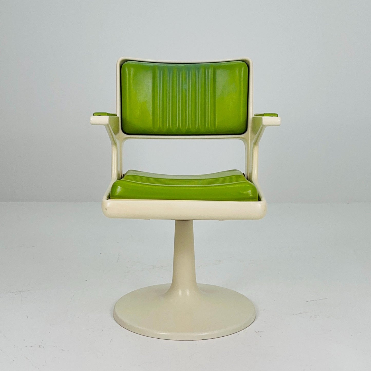 Rare Mid-Century Space Age Swivel Armchair – White & Green Plastic Faux Leather Desk or Barber Chair – Tulip Base, 1970s