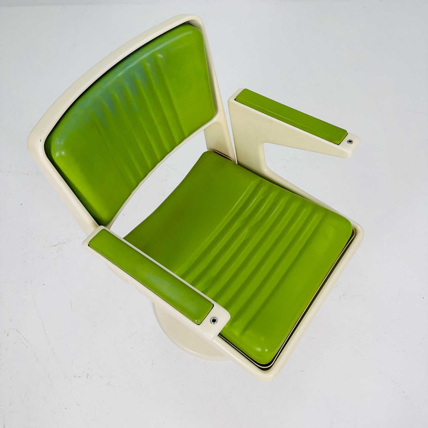 Rare Mid-Century Space Age Swivel Armchair – White & Green Plastic Faux Leather Desk or Barber Chair – Tulip Base, 1970s