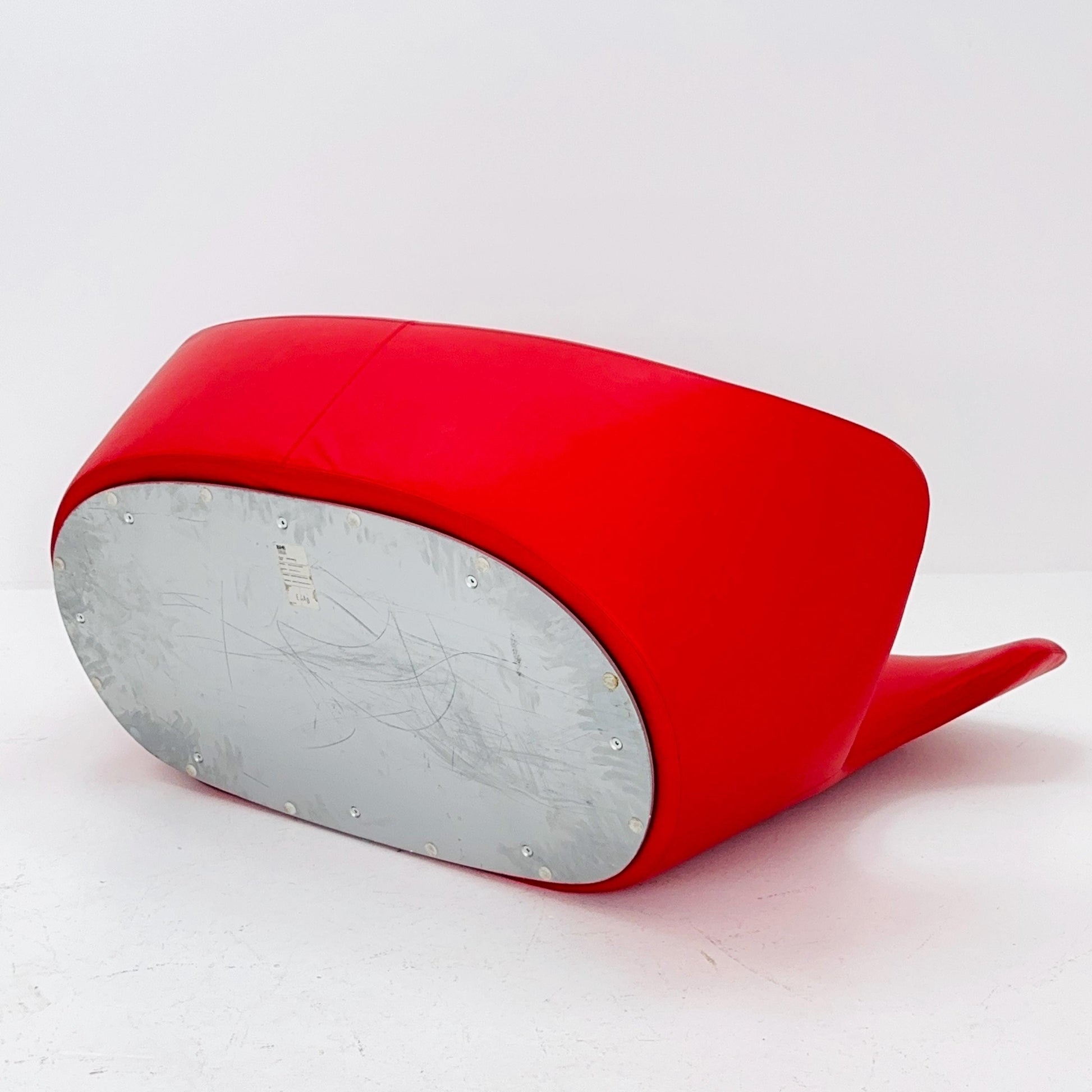 B&B Italia Red Papilio High Back Loveseat by Naoto Fukasawa – Italian Designer Sofa, Modern Curved Leather Settee, 2010s Italy