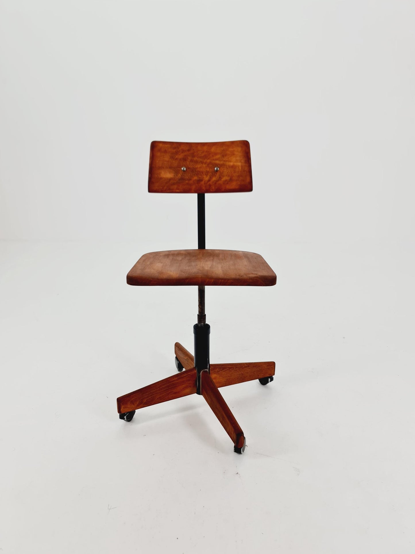 Bauhaus swivel office chair in solid wood By SToll Giroflix Modell 7075 ,1960s