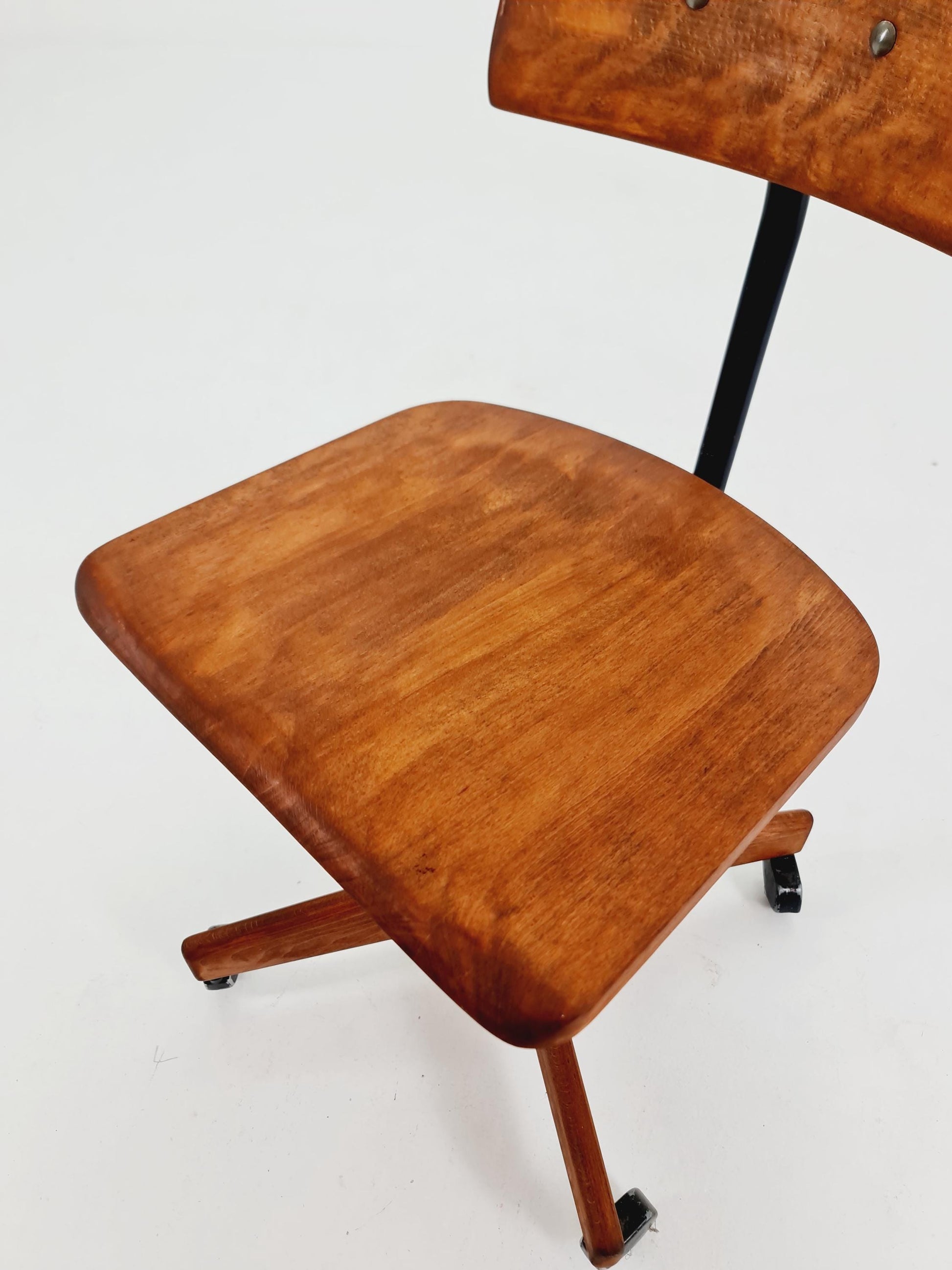 Bauhaus swivel office chair in solid wood By SToll Giroflix Modell 7075 ,1960s