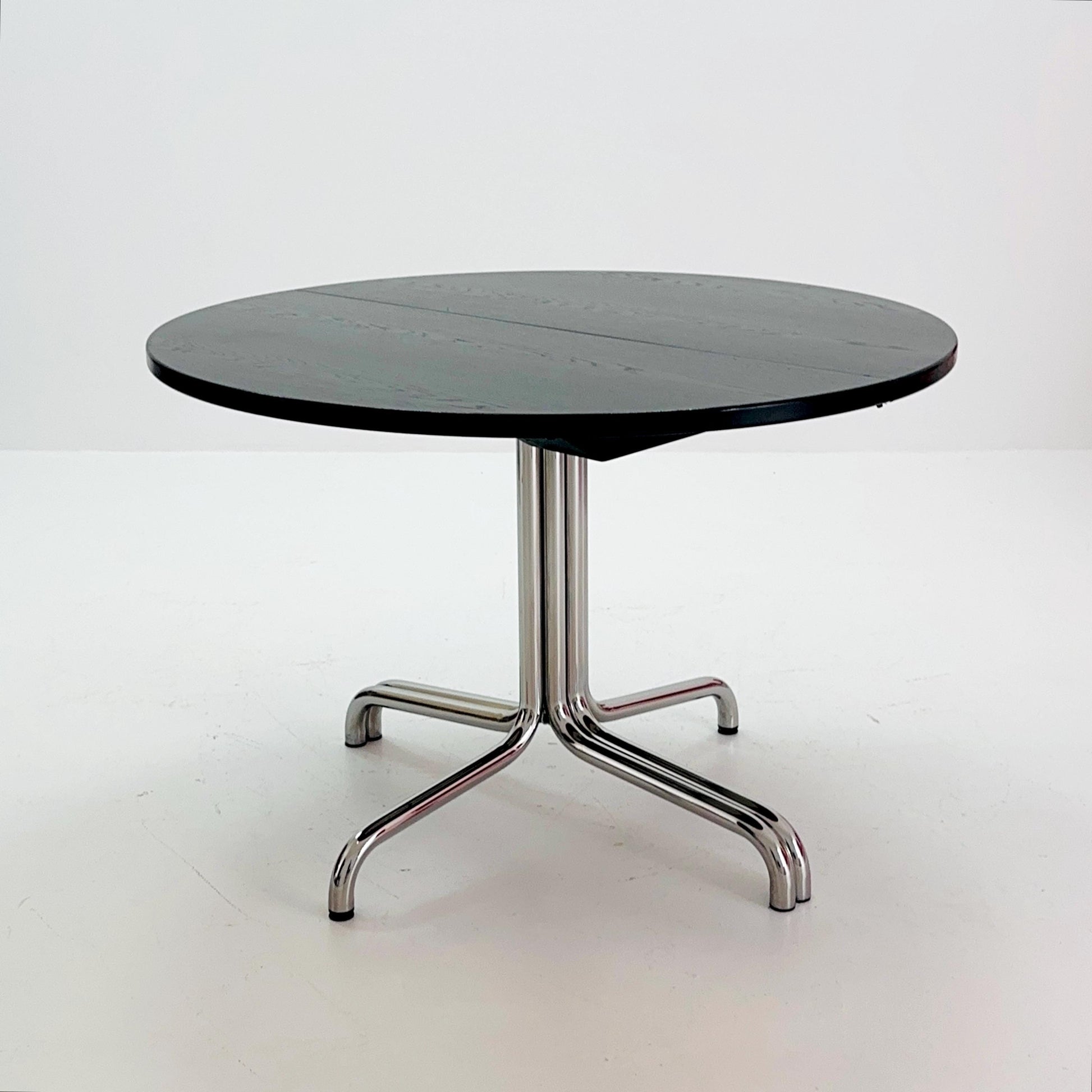 Mid Century Extendable Dining Table by Thonet, Model 1052 – Black Laminate & Chrome, Germany 1980s