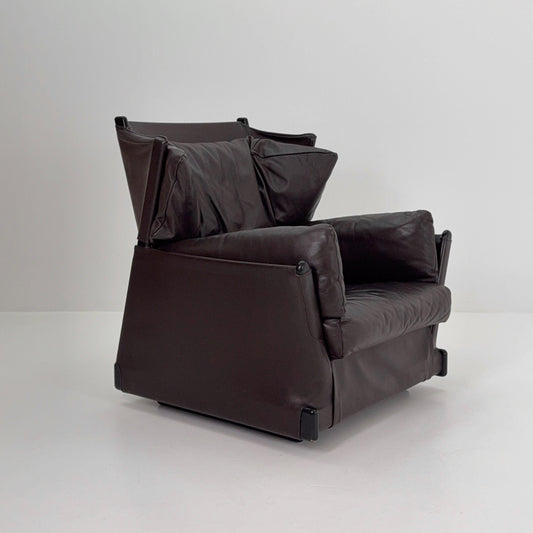 Mid century Cassina ‘Viola d’Amore’ Armchairs by Piero De Martini, Postmodern Club Brown Chair, Italy 1970s
