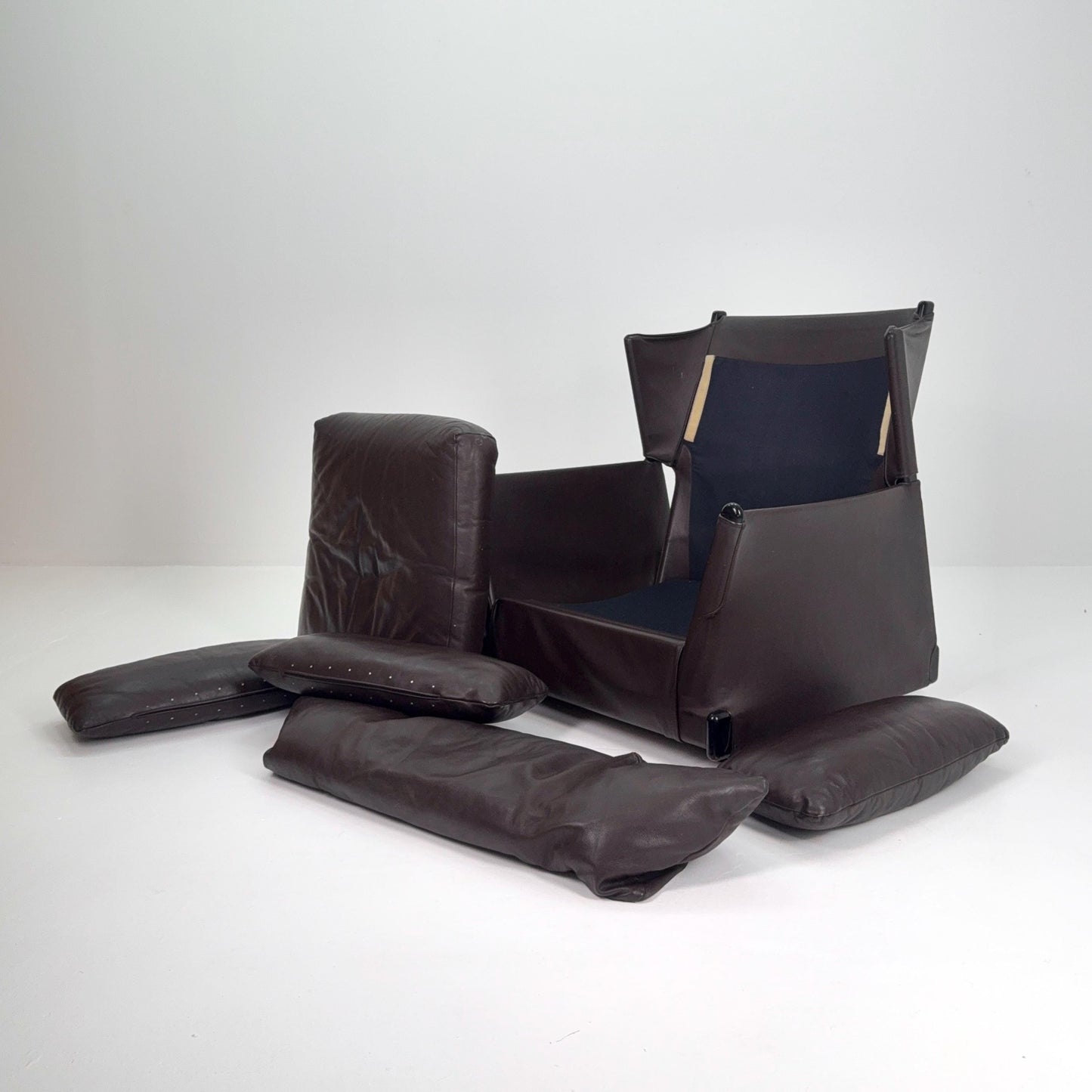 Mid century Cassina ‘Viola d’Amore’ Armchairs by Piero De Martini, Postmodern Club Brown Chair, Italy 1970s
