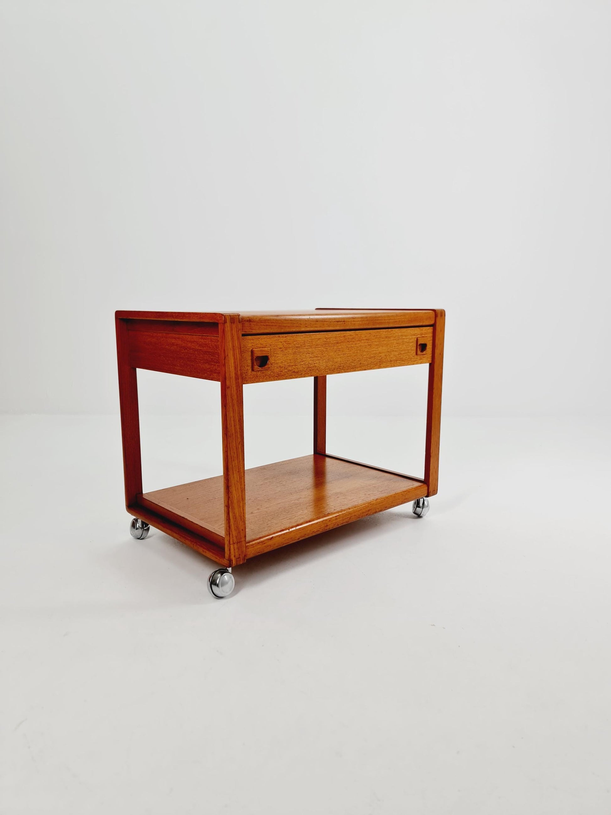 Vintage mid century danish trolley in teak Sideboard / bar cart By Salling Stolefabrik, 1960s