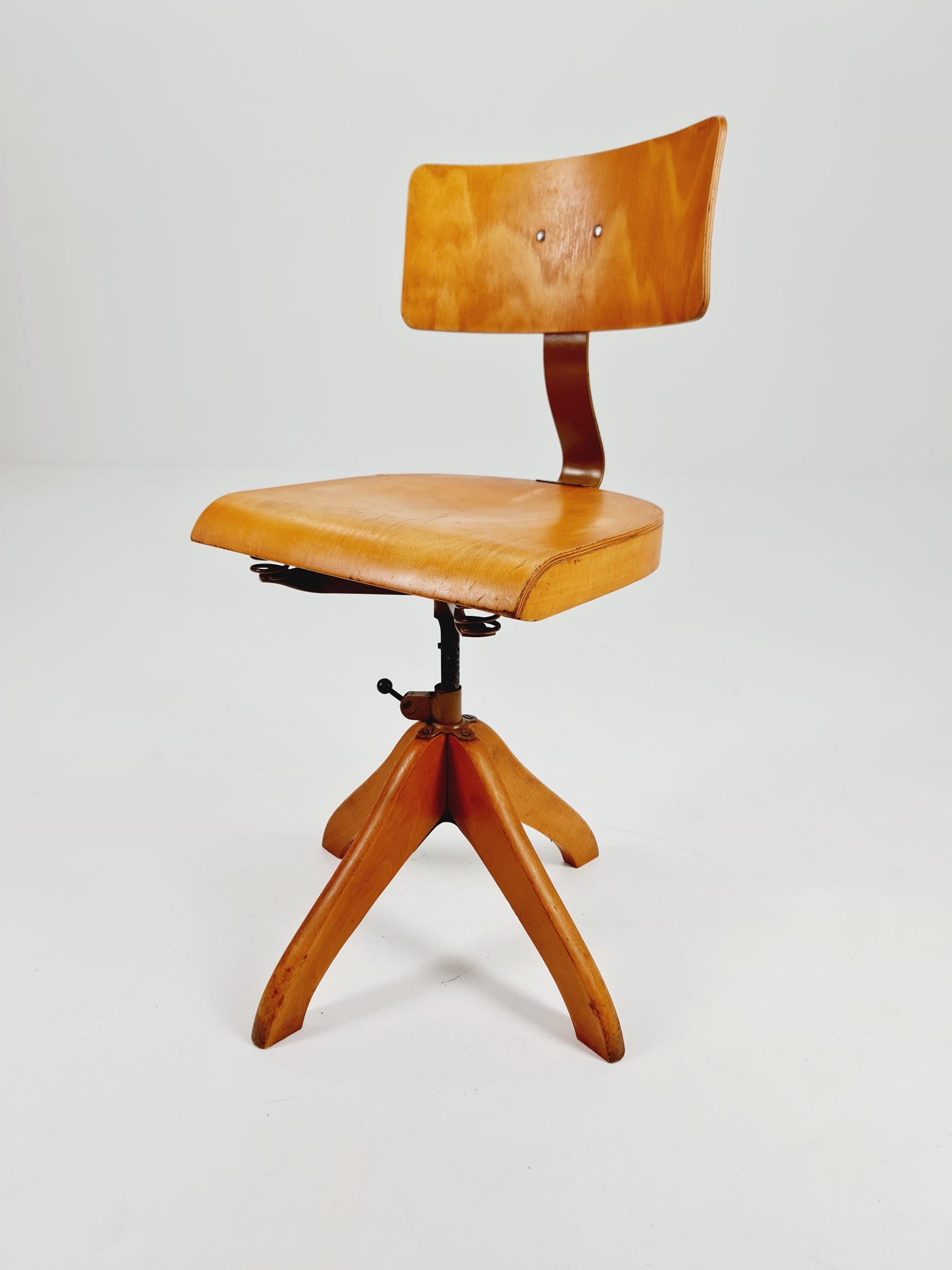 Bauhaus swivel office chair in solid wood By Polster Gleich ,1930s