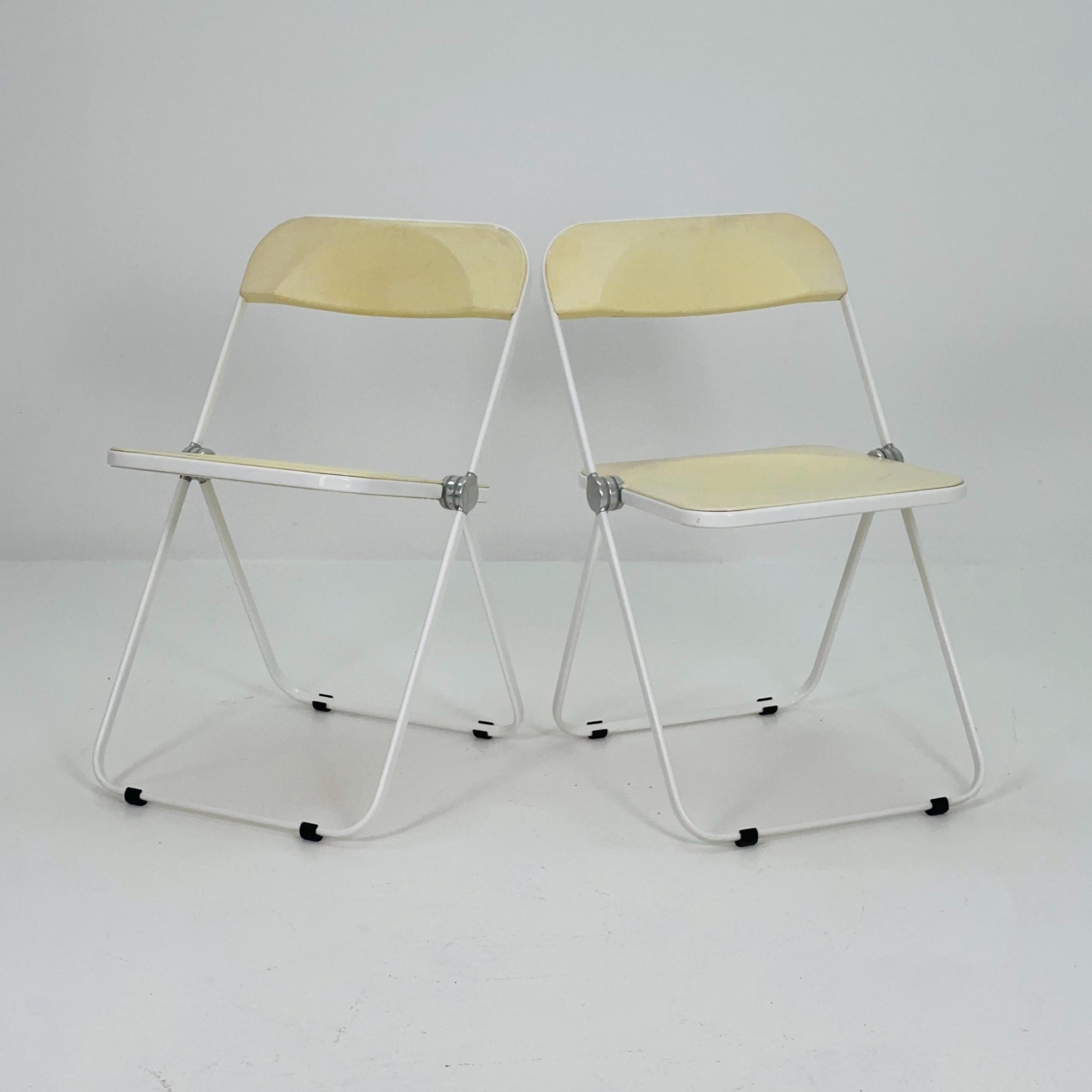 Set of 2 Mid century Italian Plia Folding cream white Chair by Giancarlo Piretti for Castelli, 1970s