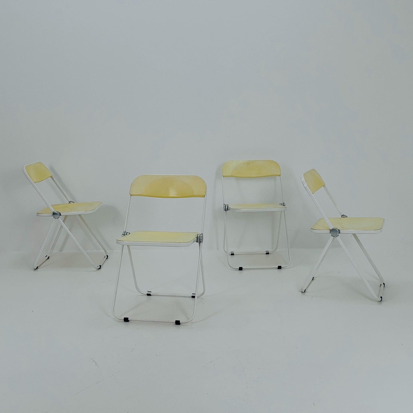 Set of 4 Mid century Italian Plia Folding cream white Chair by Giancarlo Piretti for Castelli, 1970s