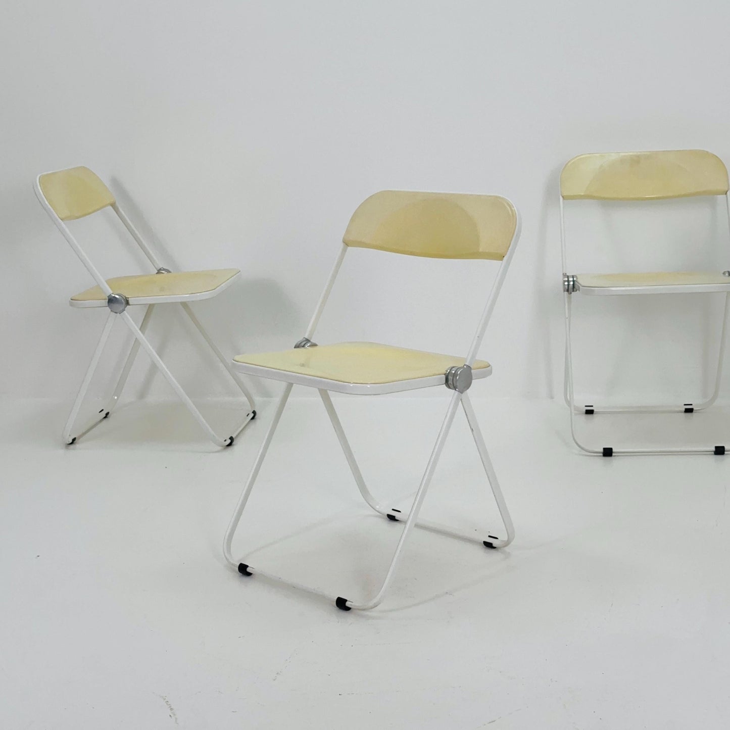 Set of 4 Mid century Italian Plia Folding cream white Chair by Giancarlo Piretti for Castelli, 1970s