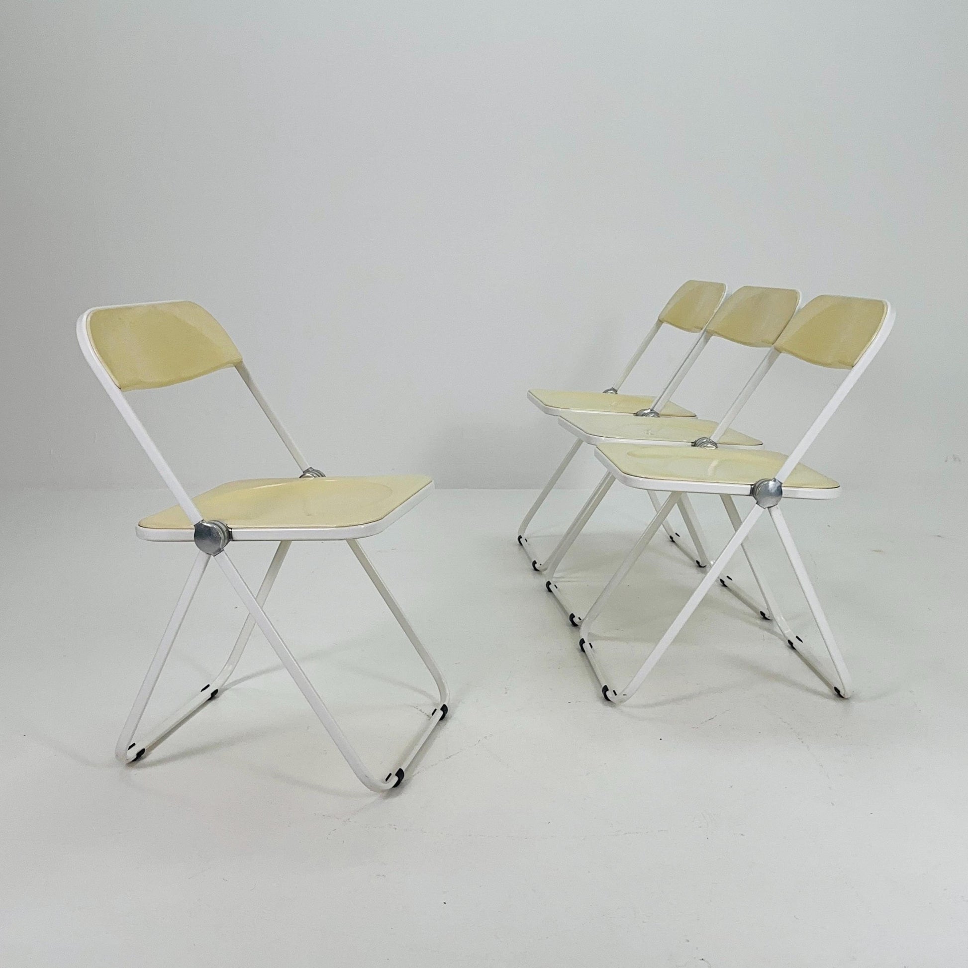 Set of 4 Mid century Italian Plia Folding cream white Chair by Giancarlo Piretti for Castelli, 1970s