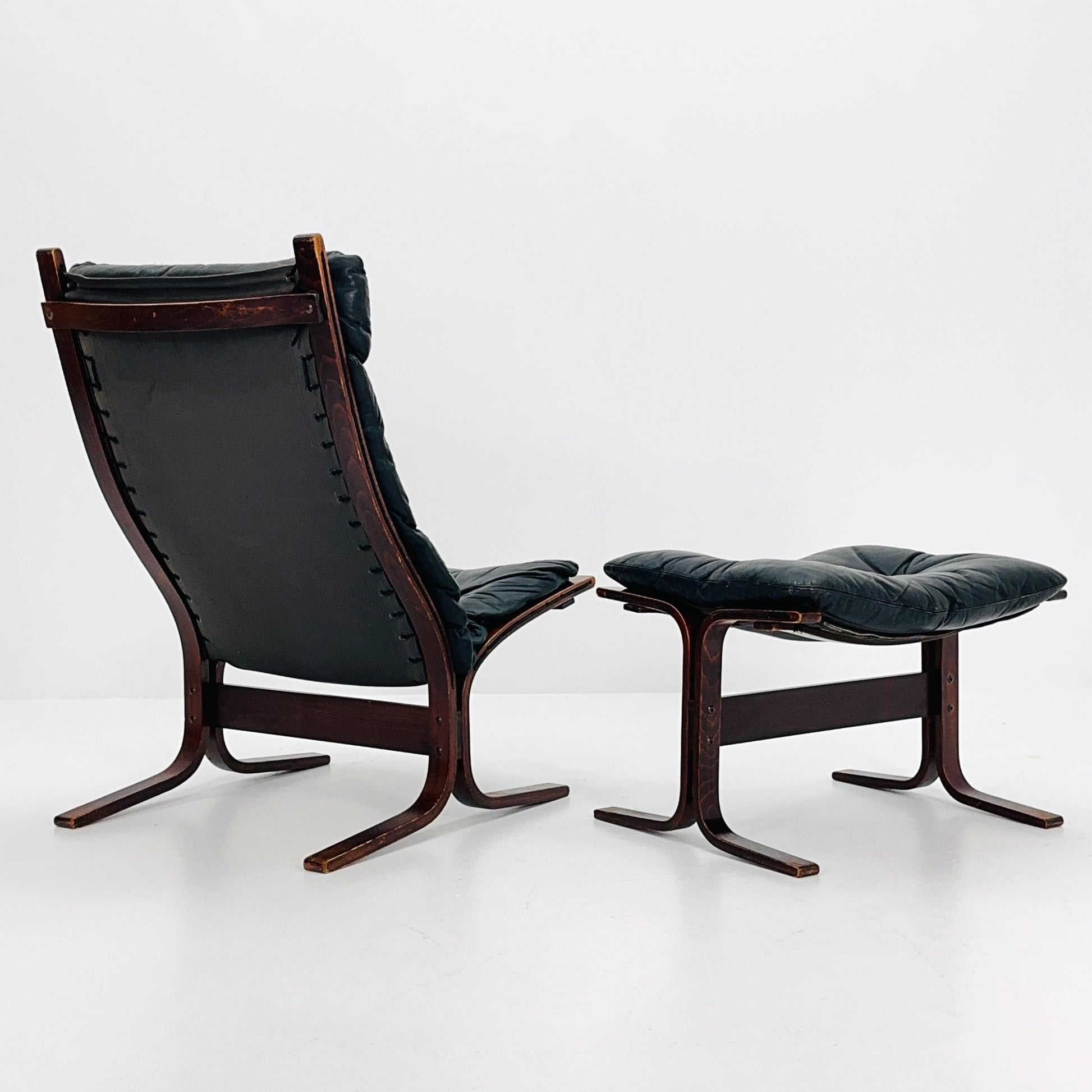 Mid century armchair “Siesta” and its ottoman by Ingmar Relling, Westnofa Furniture, Norway 1960s