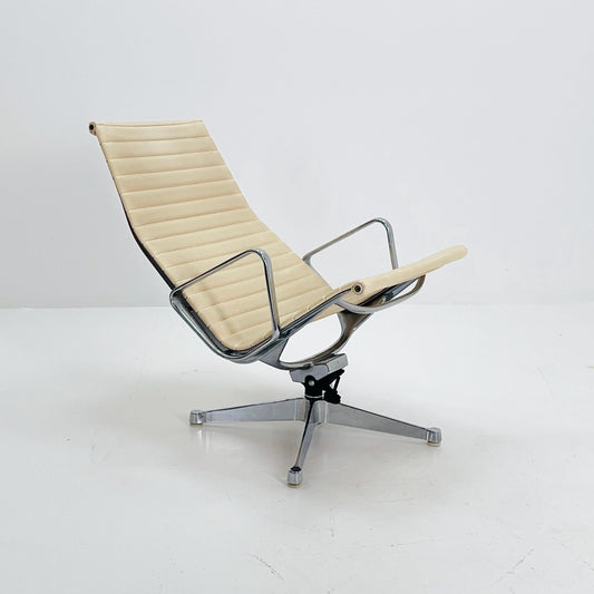 Mid Century Charles & Ray Eames EA 124 Aluminium Lounge Chair – Cream Leather Herman Miller, USA, 1980s