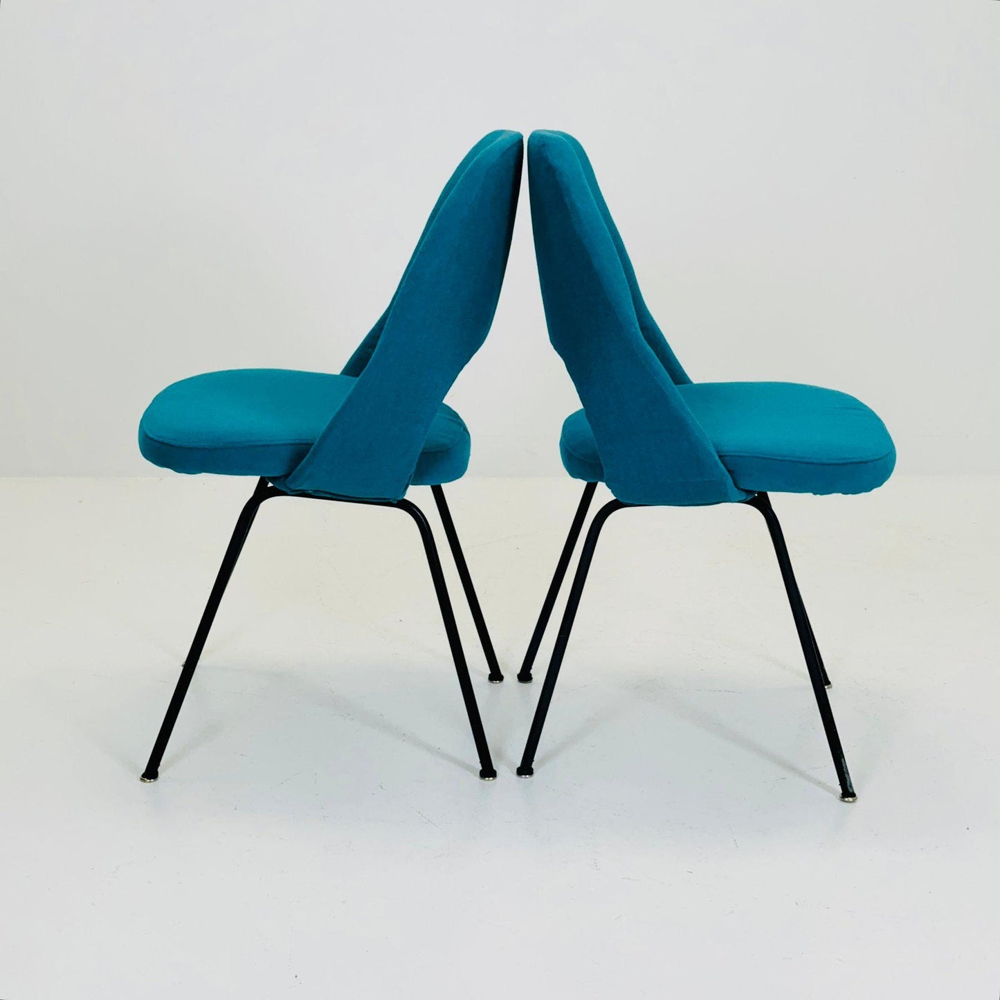 Set of 2 Mid century Dining Chairs Modell 72 by Eero Saarinen for Knoll International 1960s