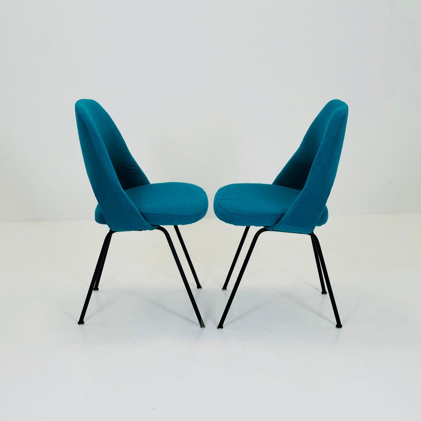 Set of 2 Mid century Dining Chairs Modell 72 by Eero Saarinen for Knoll International 1960s