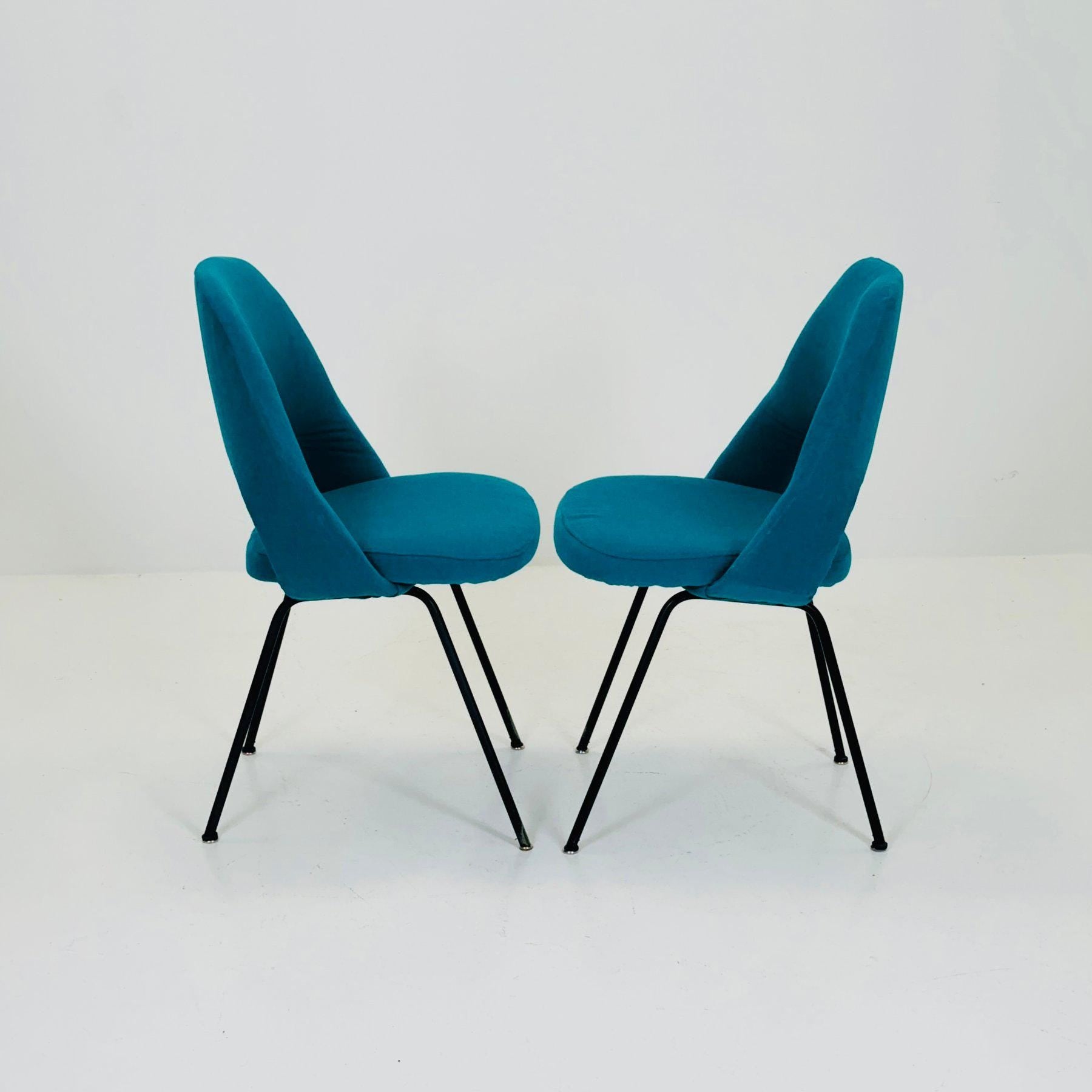 Set of 2 Mid century Dining Chairs Modell 72 by Eero Saarinen for Knoll International 1960s