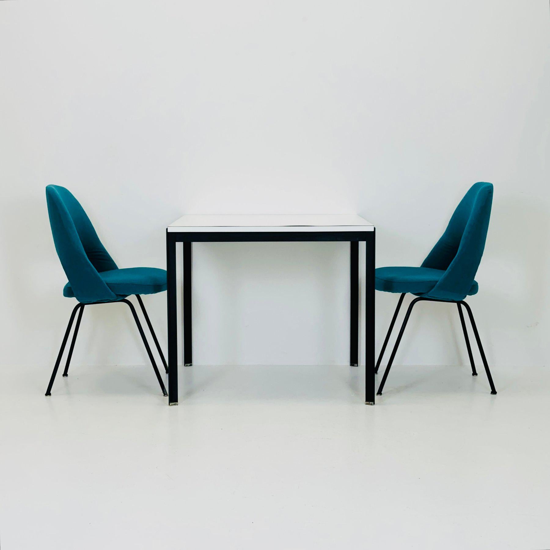 Set of 2 Mid century Dining Chairs Modell 72 by Eero Saarinen for Knoll International 1960s