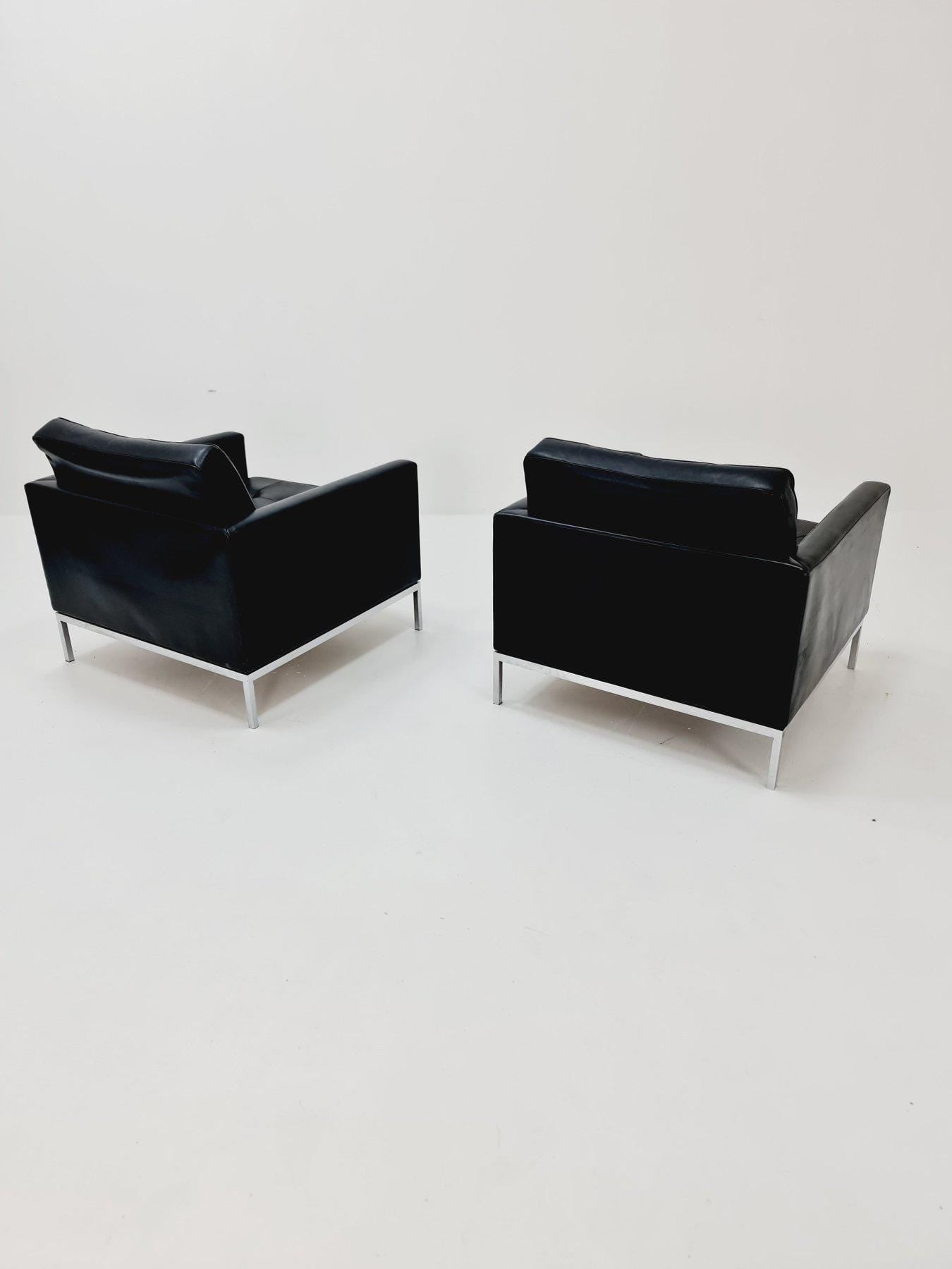 Rare Mid-Century Florence Knoll Bassett Set – Three-Seat Sofa & Two Armchairs – Black Leather – Knoll International , 1950s Germany