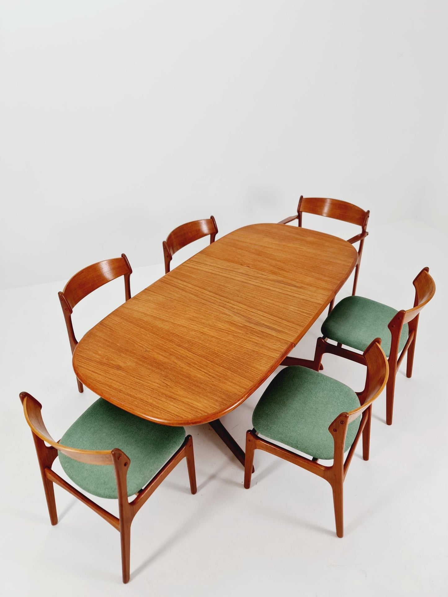 Vintage Danish Teak Oval Dining table by Gudme Möbelfabrik A/S , 1960s