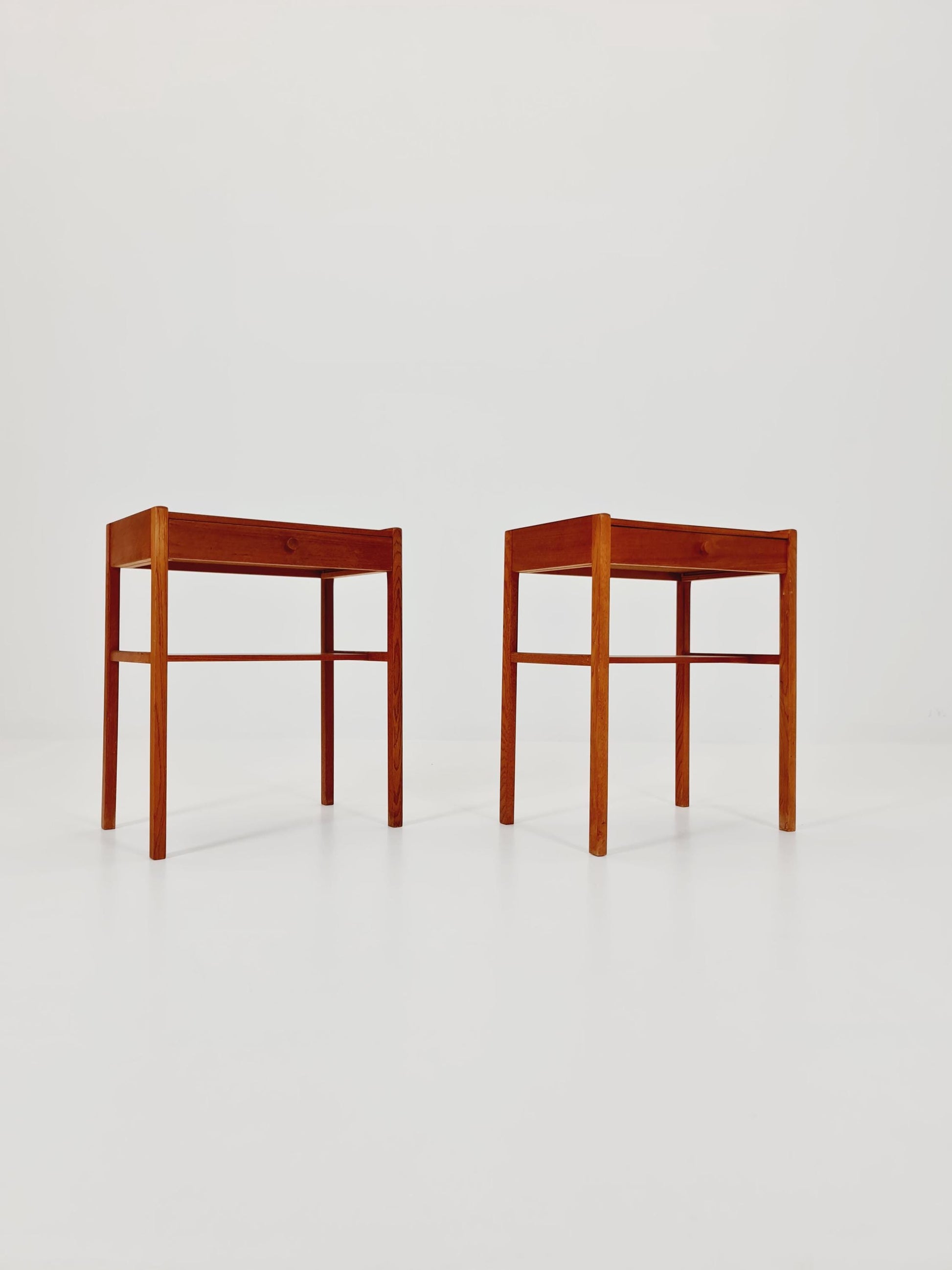 Pair of Swedish Midcentury Teak Vintage Side table/ Bedside table/ Night stand by AB Bjärni Bjärnum 1960s