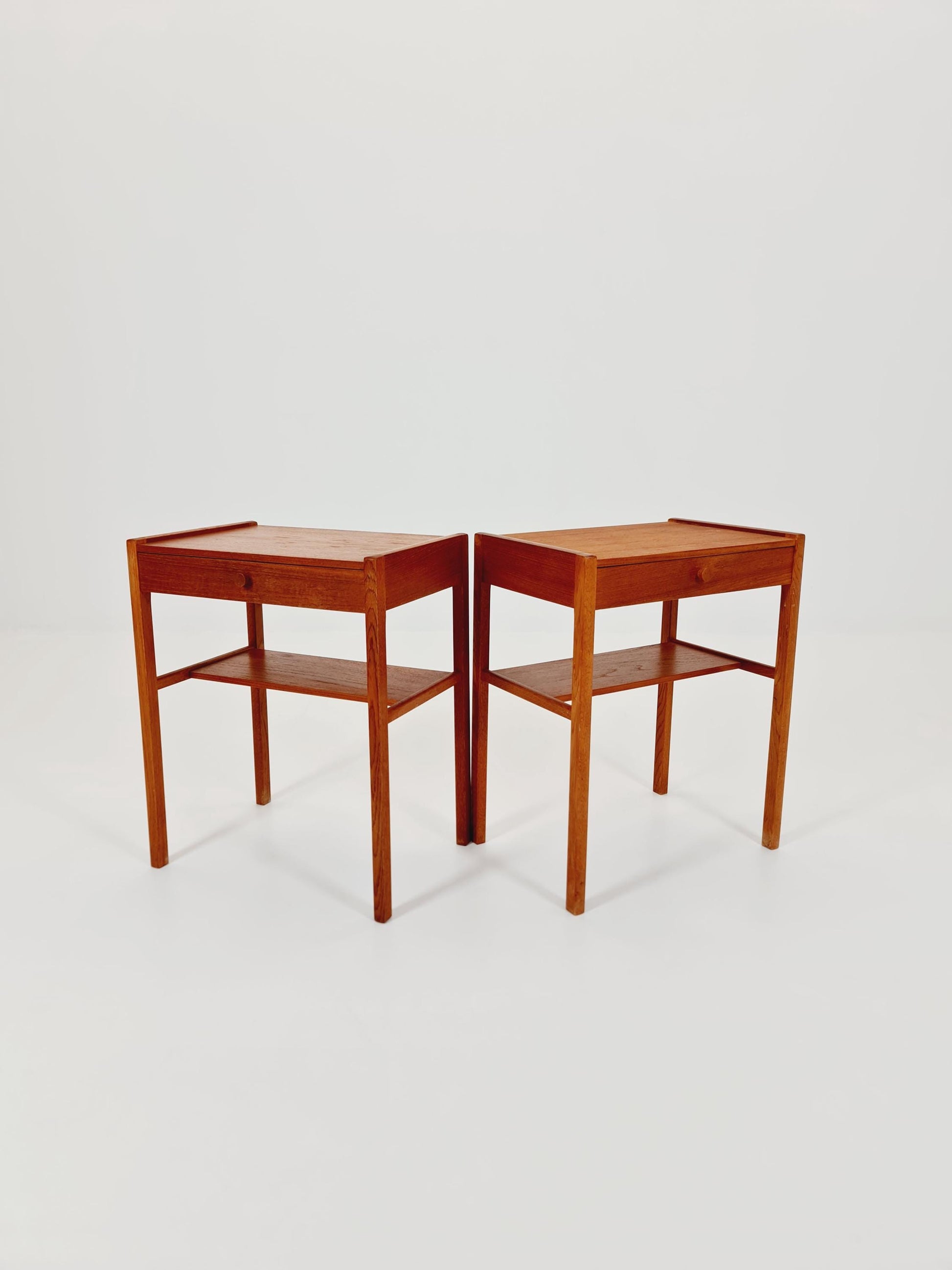 Pair of Swedish Midcentury Teak Vintage Side table/ Bedside table/ Night stand by AB Bjärni Bjärnum 1960s