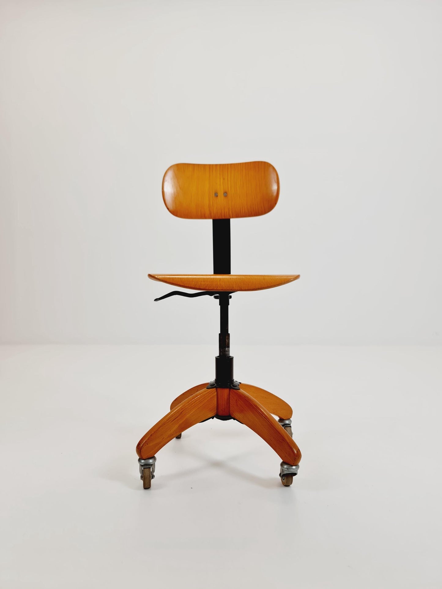 Bauhaus swivel office chair in solid wood By Böhler ,1940s