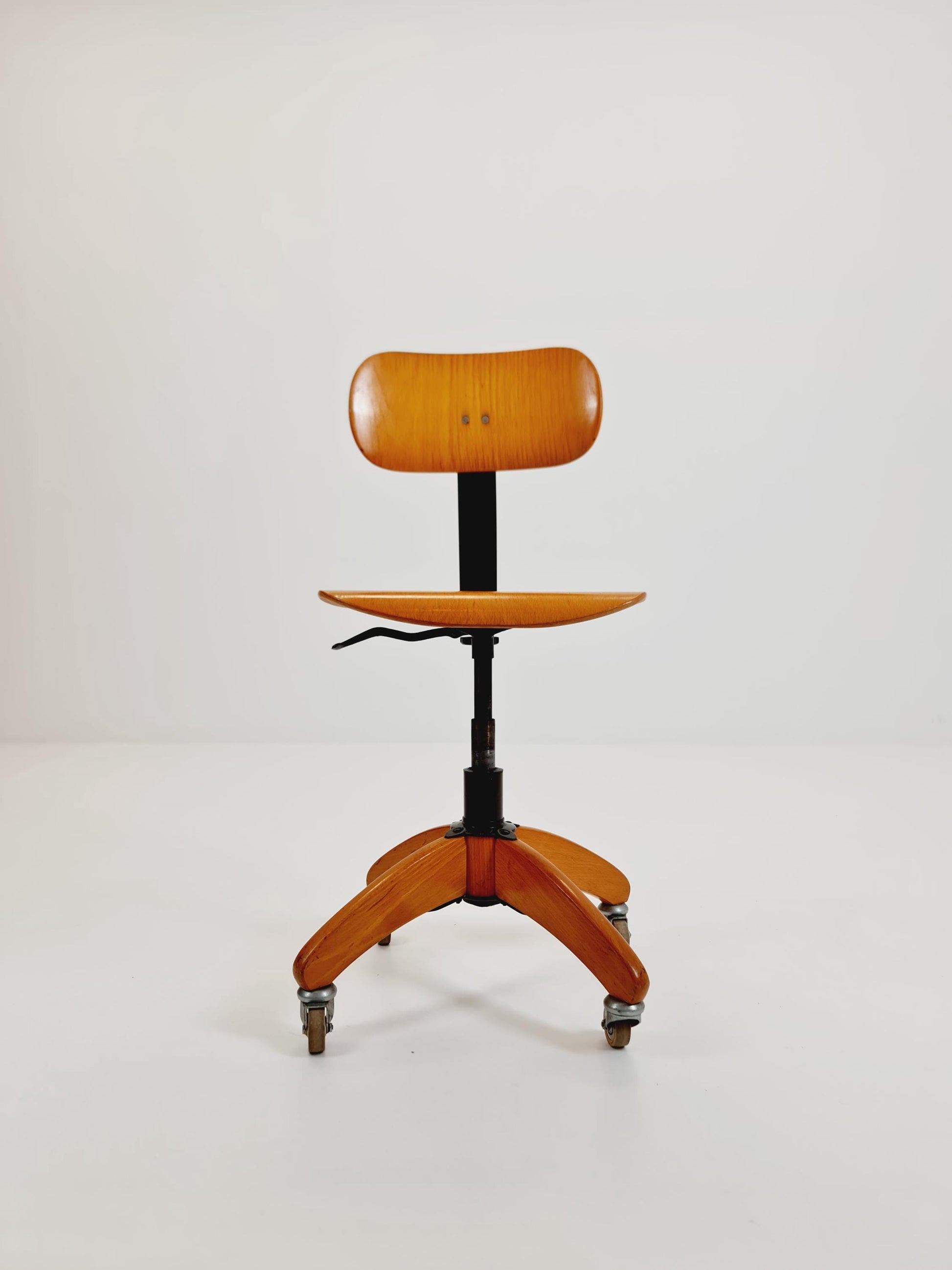 Bauhaus swivel office chair in solid wood By Böhler ,1940s