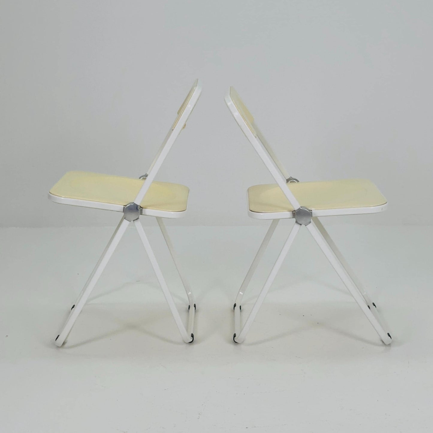 Set of 2 Mid century Italian Plia Folding cream white Chair by Giancarlo Piretti for Castelli, 1970s