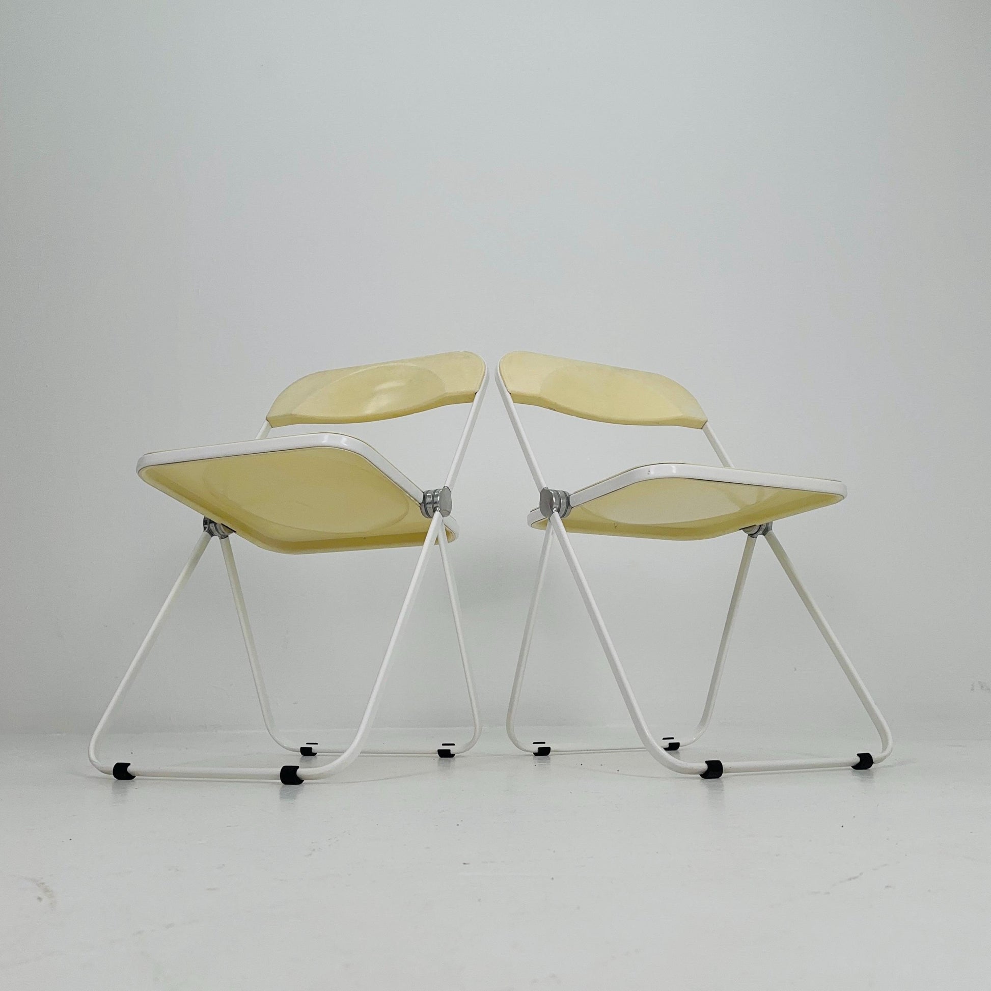 Set of 2 Mid century Italian Plia Folding cream white Chair by Giancarlo Piretti for Castelli, 1970s