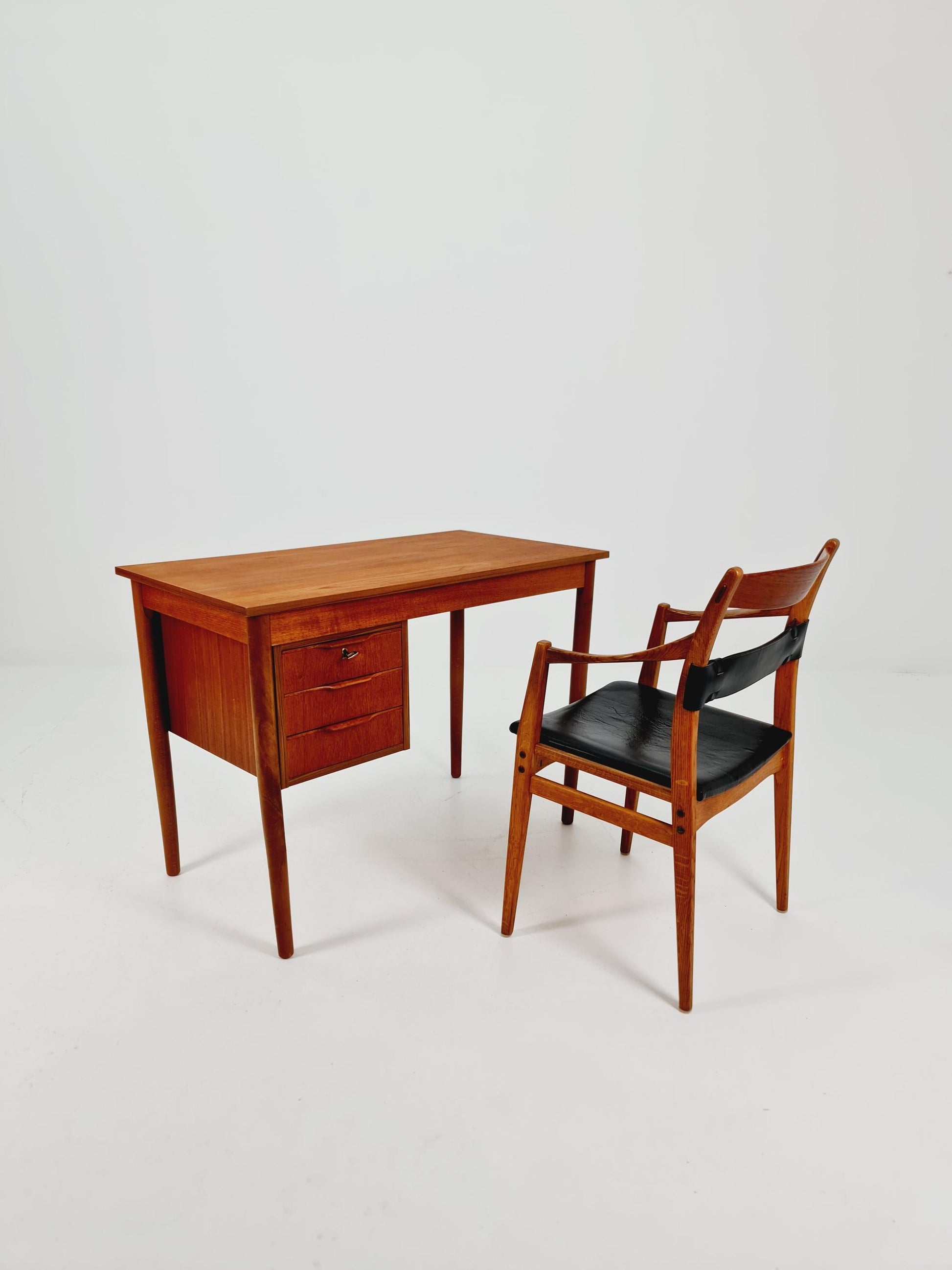 Mid century Danish teak desk By Gunnar Nielsen for Tiberaard 1960s