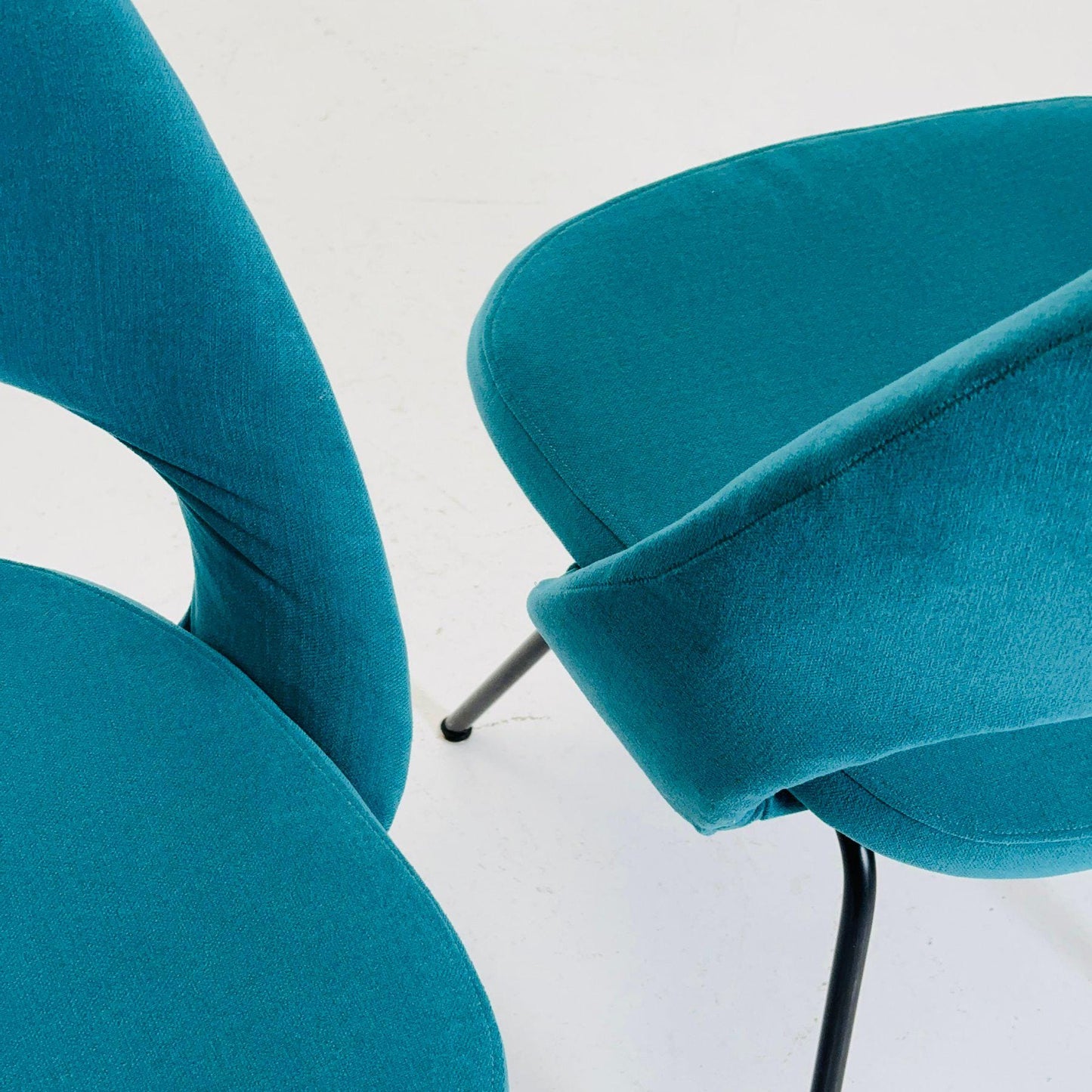 Set of 2 Mid century Dining Chairs Modell 72 by Eero Saarinen for Knoll International 1960s