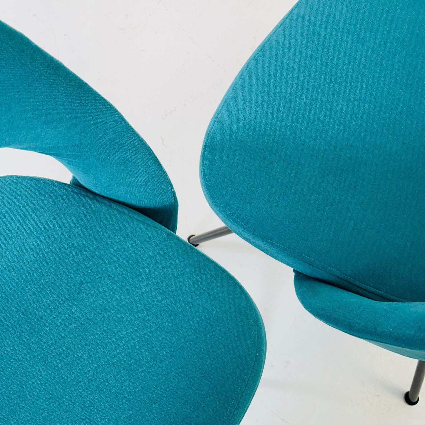 Set of 2 Mid century Dining Chairs Modell 72 by Eero Saarinen for Knoll International 1960s
