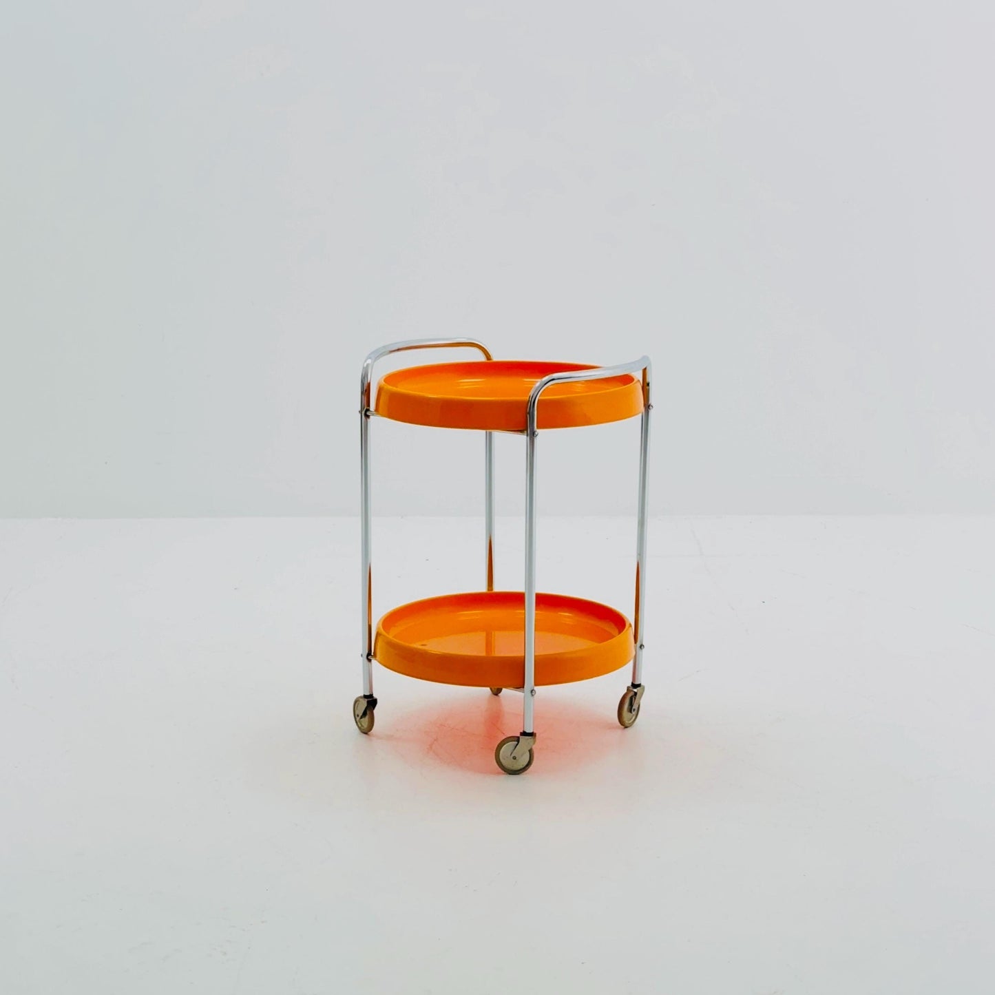 Mid century Spaceage Plastic and Metal Chrome Round Italian Bar Cart, 1980s