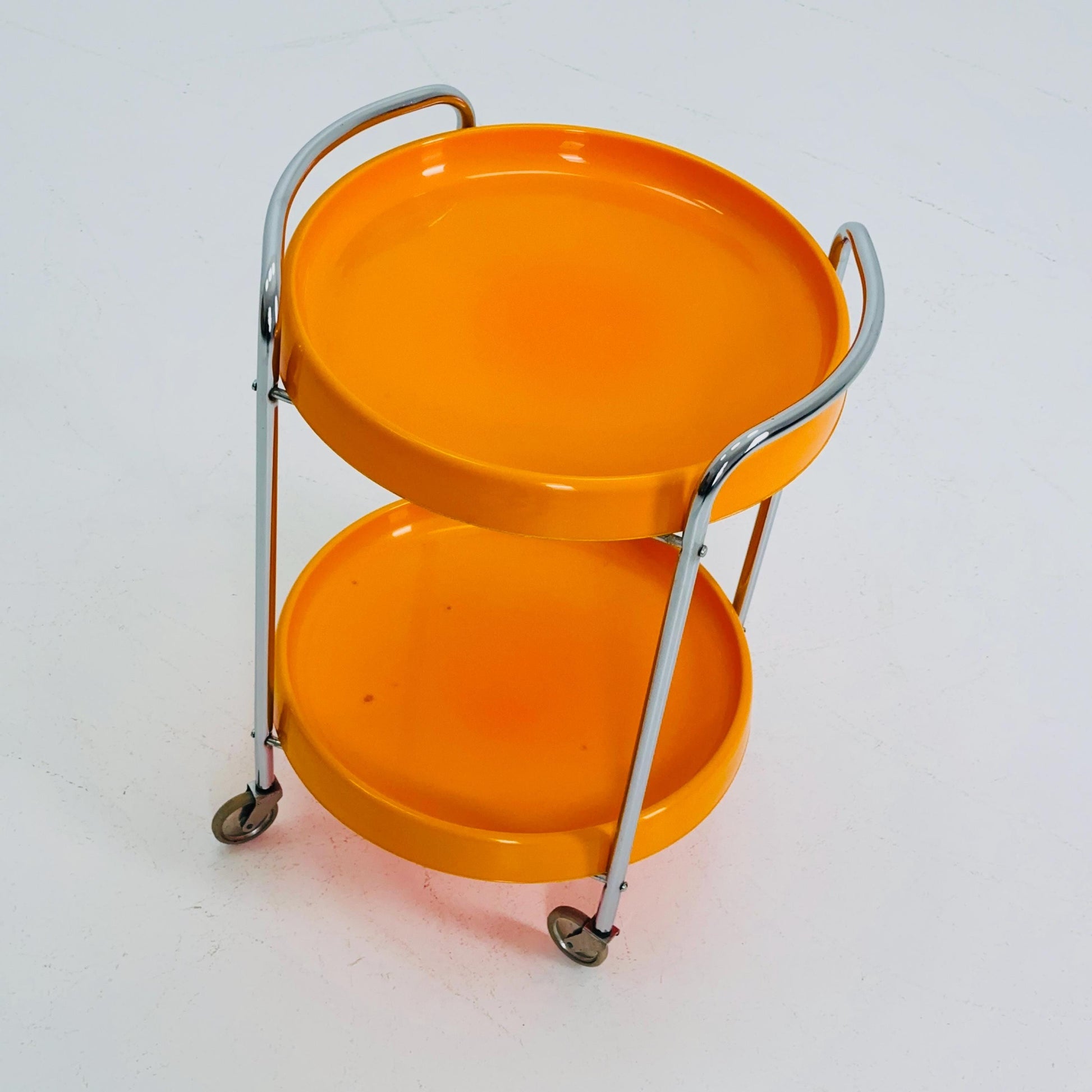 Mid century Spaceage Plastic and Metal Chrome Round Italian Bar Cart, 1980s