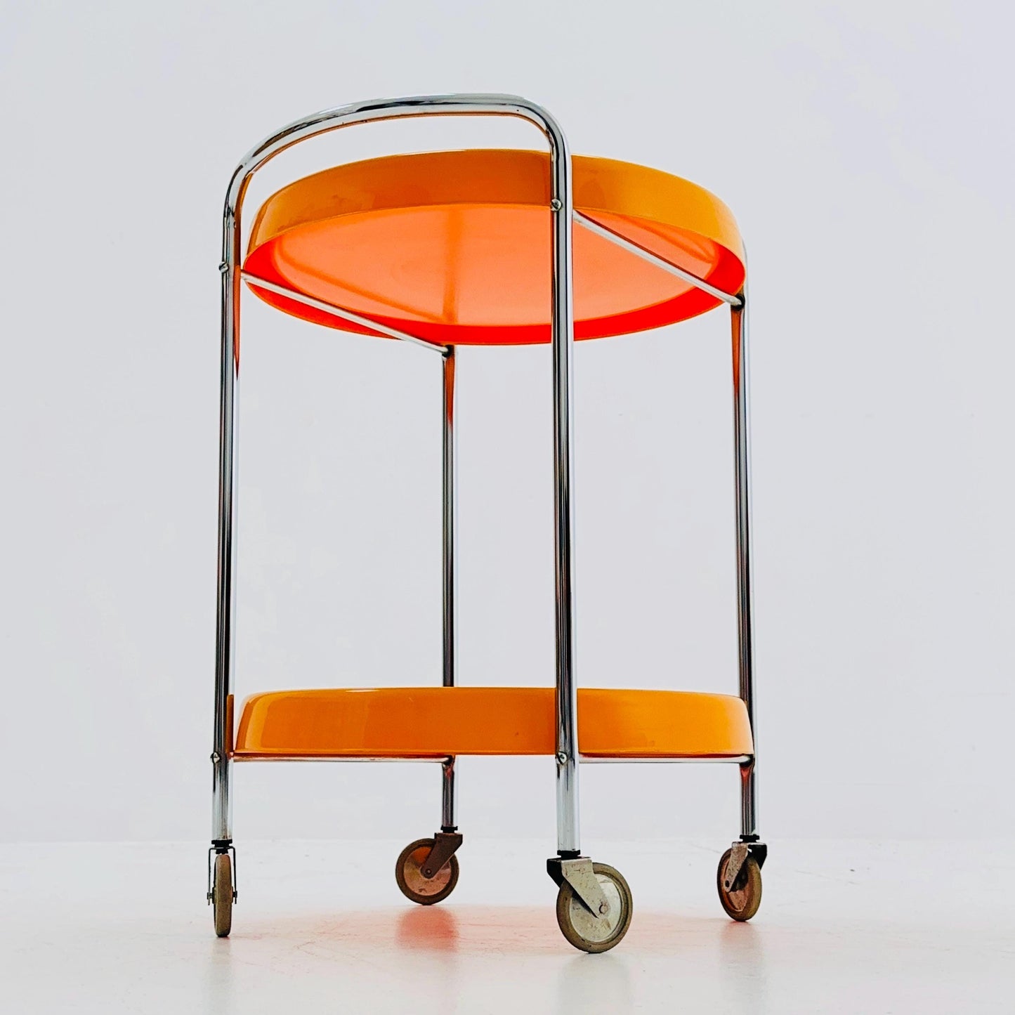 Mid century Spaceage Plastic and Metal Chrome Round Italian Bar Cart, 1980s
