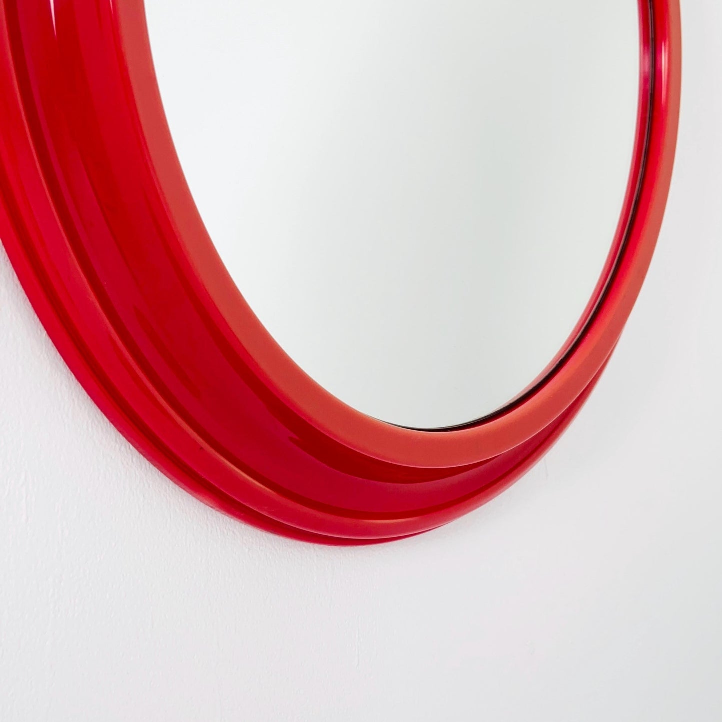 Mid-Century Space Age Red Round Wall Mirror | Italy 1980s