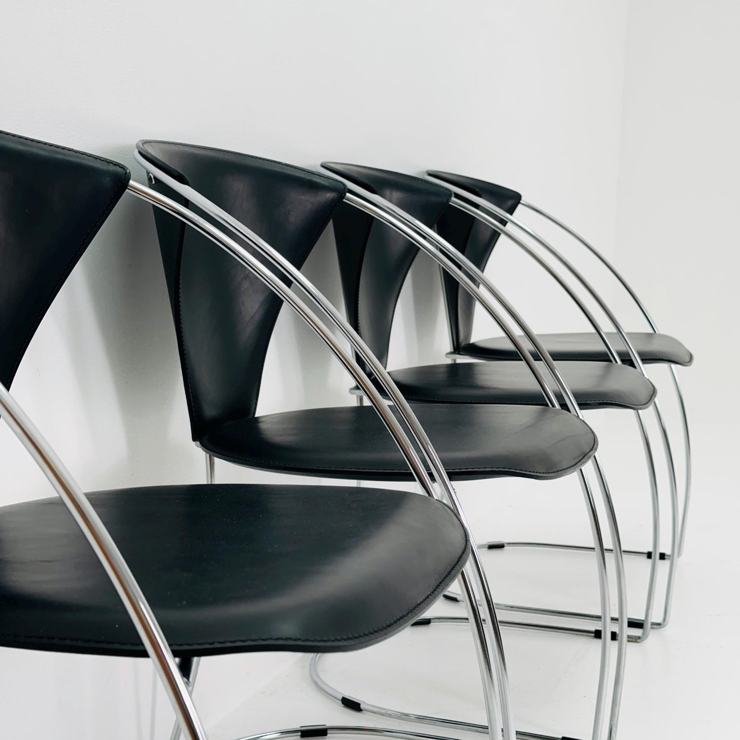 Set of 4 Mid-Century Modern Dining Armchairs by Arrben | Model Linda, Black Leather & Chrome, Italy 1980s