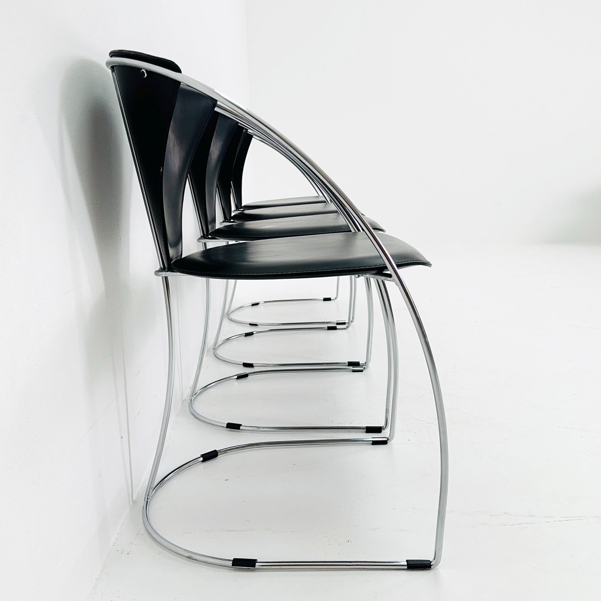 Set of 4 Mid-Century Modern Dining Armchairs by Arrben | Model Linda, Black Leather & Chrome, Italy 1980s